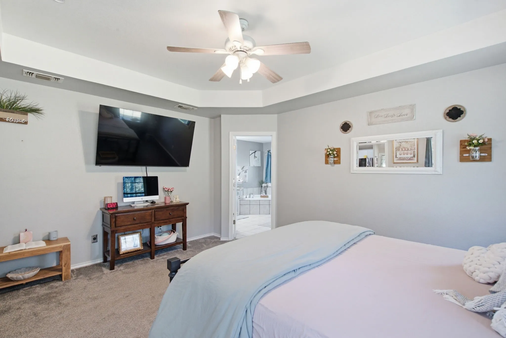 Single Family Residence For Sale in Parker County , 210 Saddle Club Road, Weatherford, Texas 76088, 4 Bedroom, 2 Bathroom, 1 Garage spaces, 2,425 Sqft, built in 2002, mls#21406978, Real Estate Agent in Weatherford, Homes For Sale in Parker county, Homes For Sale in Weatherford, Realtor in Weatherford Texas, Real Estate Brokerage Independent Realty Texas, Luminita Cordes Realtor