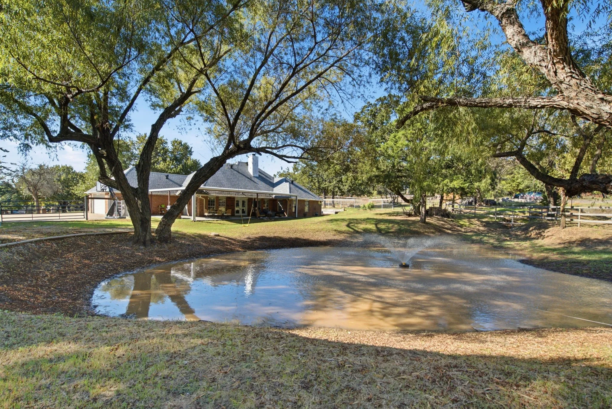 Single Family Residence For Sale in Parker County , 210 Saddle Club Road, Weatherford, Texas 76088, 4 Bedroom, 2 Bathroom, 1 Garage spaces, 2,425 Sqft, built in 2002, mls#21406978, Real Estate Agent in Weatherford, Homes For Sale in Parker county, Homes For Sale in Weatherford, Realtor in Weatherford Texas, Real Estate Brokerage Independent Realty Texas, Luminita Cordes Realtor