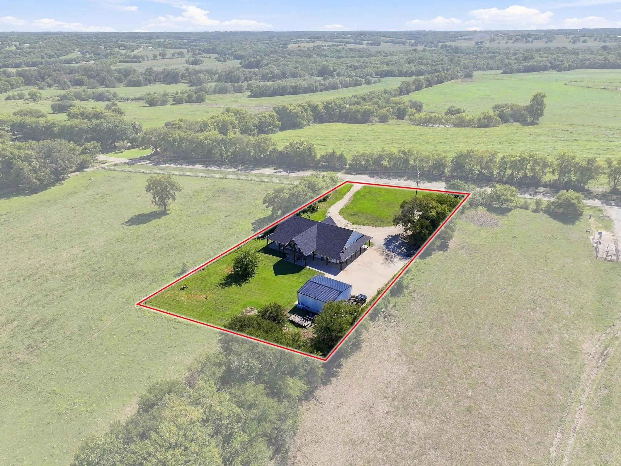 Single Family Residence For Sale in Grayson County , 2915 FM 697, Sherman, Texas 75090, 3 Bedroom, 2 Bathroom, 2 Garage spaces, 3,000 Sqft, built in 2017, mls#21403712, Real Estate Agent in Sherman, Homes For Sale in Grayson county, Homes For Sale in Sherman, Realtor in Sherman Texas, Real Estate Brokerage Independent Realty Texas, Luminita Cordes Realtor