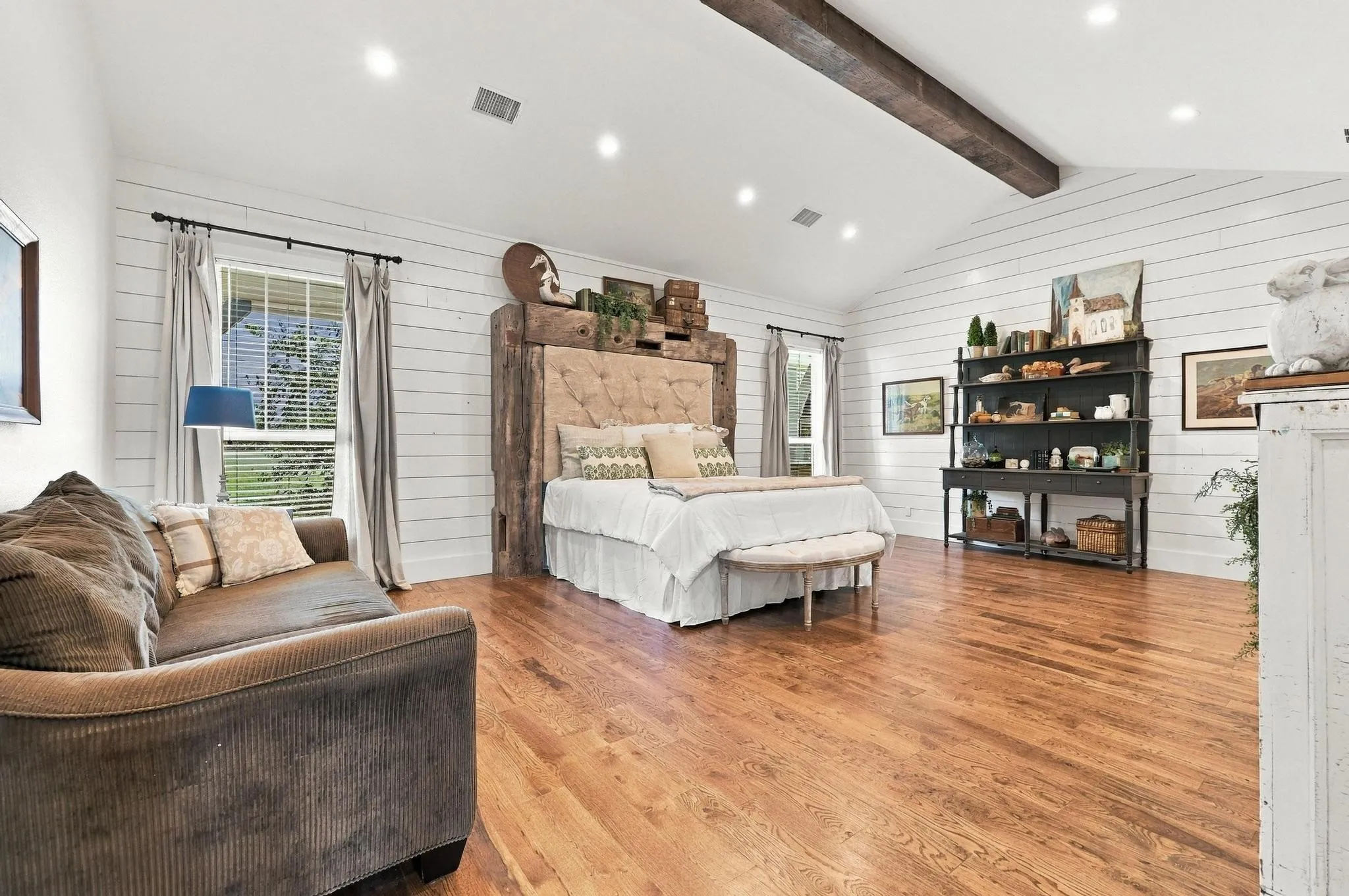 Single Family Residence For Sale in Grayson County , 2915 FM 697, Sherman, Texas 75090, 3 Bedroom, 2 Bathroom, 2 Garage spaces, 3,000 Sqft, built in 2017, mls#21403712, Real Estate Agent in Sherman, Homes For Sale in Grayson county, Homes For Sale in Sherman, Realtor in Sherman Texas, Real Estate Brokerage Independent Realty Texas, Luminita Cordes Realtor