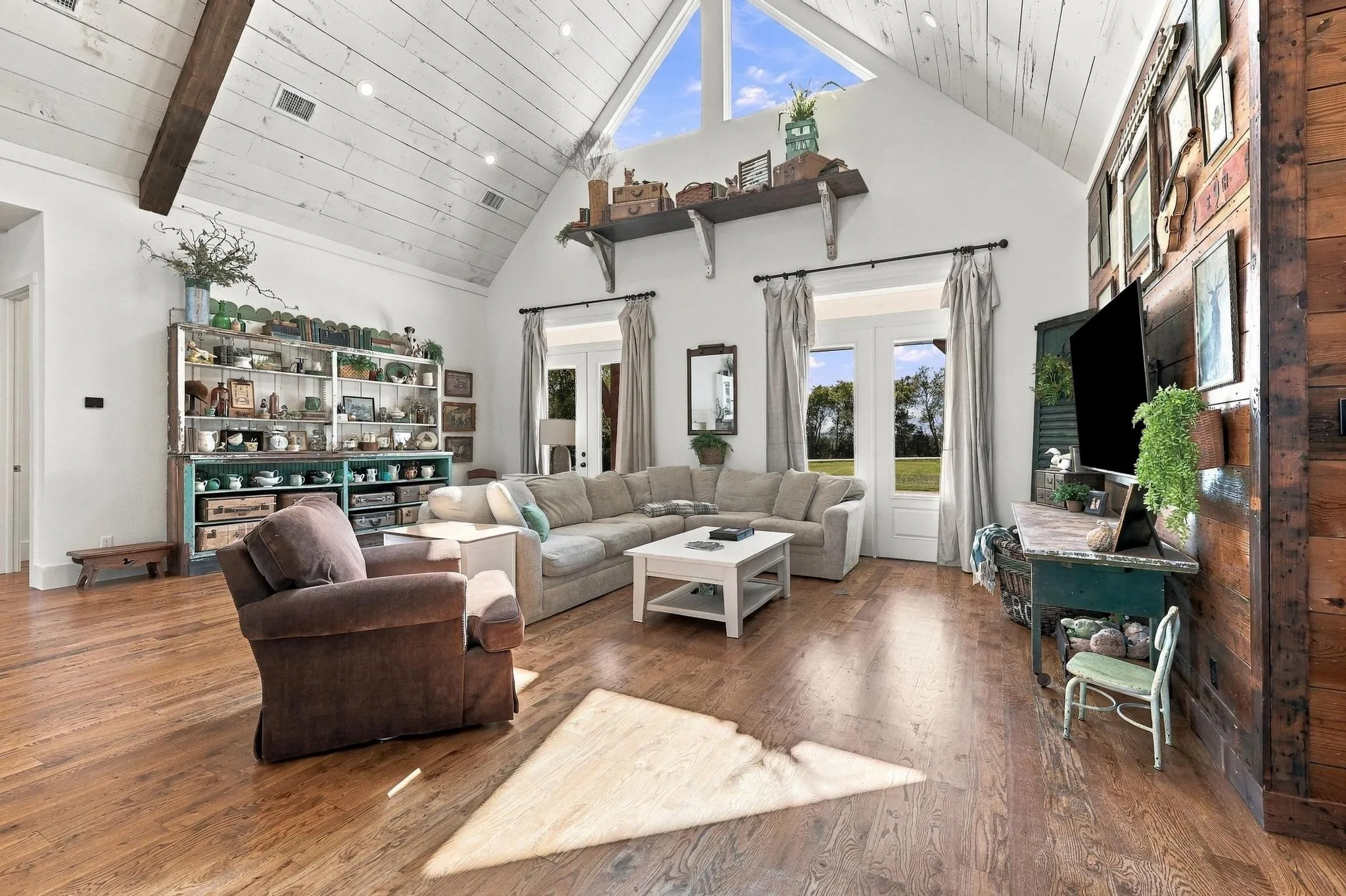Single Family Residence For Sale in Grayson County , 2915 FM 697, Sherman, Texas 75090, 3 Bedroom, 2 Bathroom, 2 Garage spaces, 3,000 Sqft, built in 2017, mls#21403712, Real Estate Agent in Sherman, Homes For Sale in Grayson county, Homes For Sale in Sherman, Realtor in Sherman Texas, Real Estate Brokerage Independent Realty Texas, Luminita Cordes Realtor