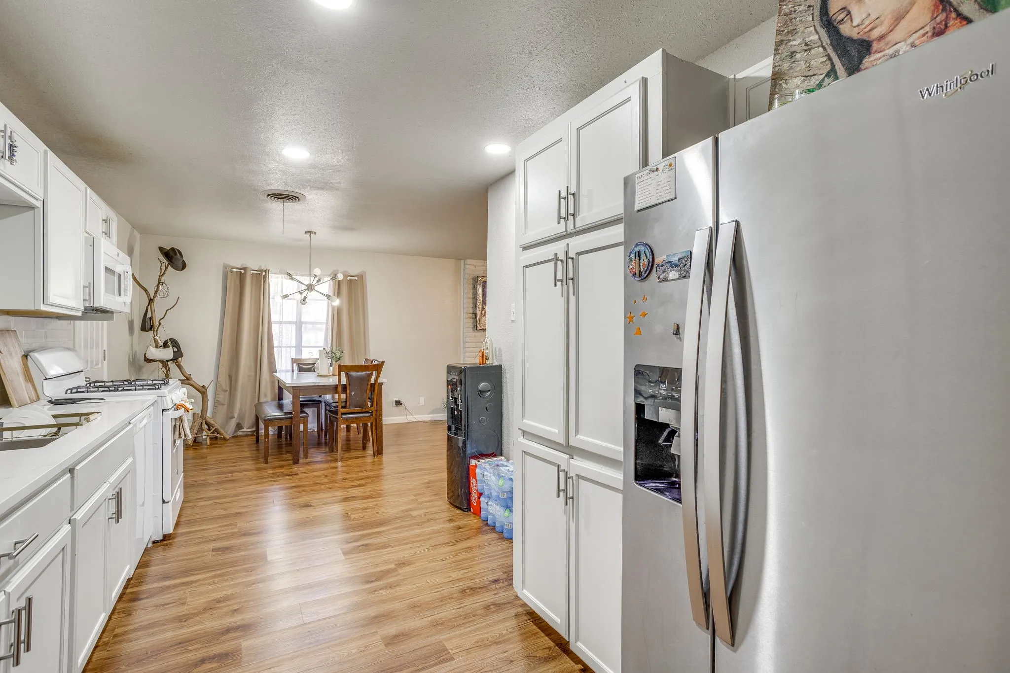 Single Family Residence For Sale in Tarrant County , 6200 Forest Hill Drive, Forest Hill, Texas 76119, 3 Bedroom, 2 Bathroom, 2 Garage spaces, 1,469 Sqft, built in 1962, mls#21390195, Real Estate Agent in Forest Hill, Homes For Sale in Tarrant county, Homes For Sale in Forest Hill, Realtor in Forest Hill Texas, Real Estate Brokerage Independent Realty Texas, Luminita Cordes Realtor
