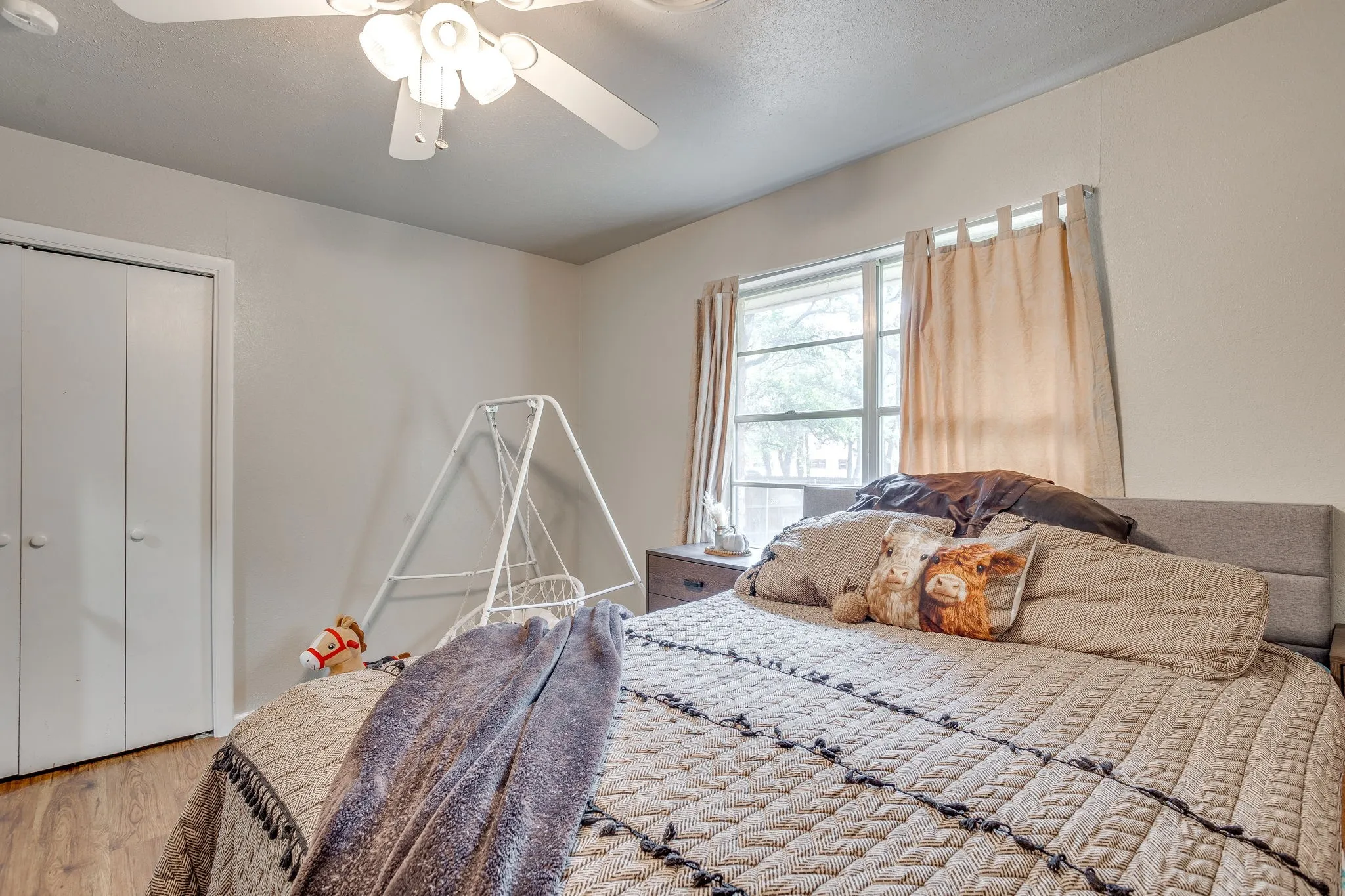 Single Family Residence For Sale in Tarrant County , 6200 Forest Hill Drive, Forest Hill, Texas 76119, 3 Bedroom, 2 Bathroom, 2 Garage spaces, 1,469 Sqft, built in 1962, mls#21390195, Real Estate Agent in Forest Hill, Homes For Sale in Tarrant county, Homes For Sale in Forest Hill, Realtor in Forest Hill Texas, Real Estate Brokerage Independent Realty Texas, Luminita Cordes Realtor