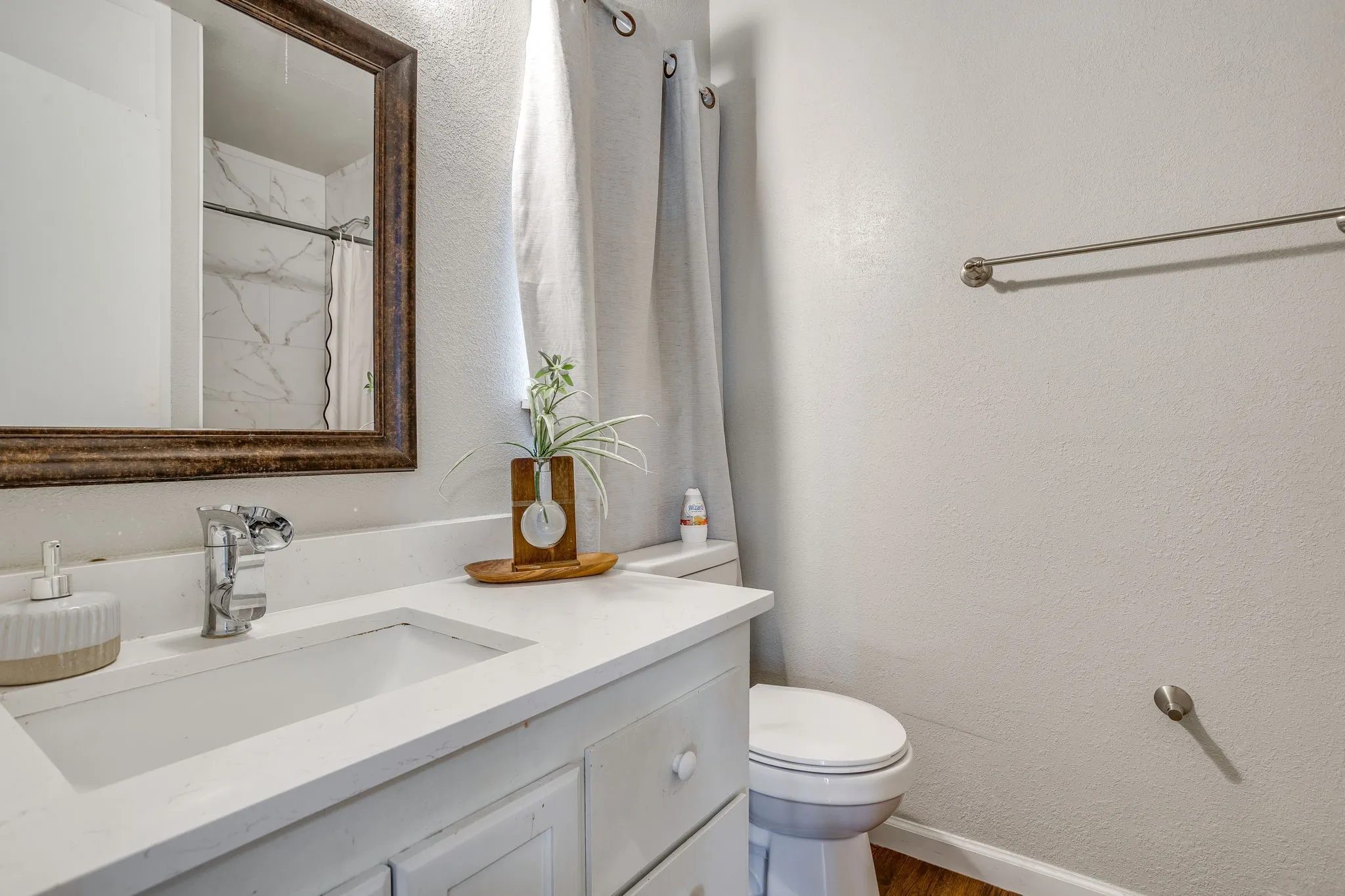Single Family Residence For Sale in Tarrant County , 6200 Forest Hill Drive, Forest Hill, Texas 76119, 3 Bedroom, 2 Bathroom, 2 Garage spaces, 1,469 Sqft, built in 1962, mls#21390195, Real Estate Agent in Forest Hill, Homes For Sale in Tarrant county, Homes For Sale in Forest Hill, Realtor in Forest Hill Texas, Real Estate Brokerage Independent Realty Texas, Luminita Cordes Realtor