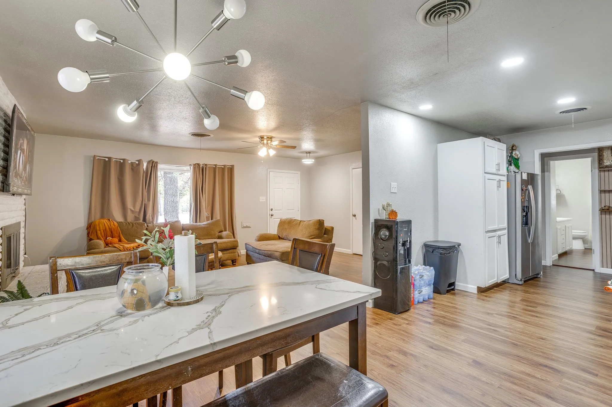 Single Family Residence For Sale in Tarrant County , 6200 Forest Hill Drive, Forest Hill, Texas 76119, 3 Bedroom, 2 Bathroom, 2 Garage spaces, 1,469 Sqft, built in 1962, mls#21390195, Real Estate Agent in Forest Hill, Homes For Sale in Tarrant county, Homes For Sale in Forest Hill, Realtor in Forest Hill Texas, Real Estate Brokerage Independent Realty Texas, Luminita Cordes Realtor