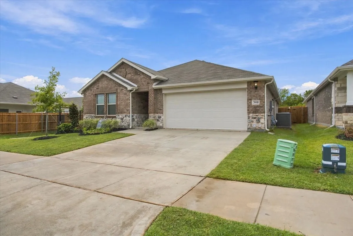 Single Family Residence For Rent in Grayson County , 308 Winchester Lane, Sherman, Texas 75092, 4 Bedroom, 3 Bathroom, 2 Garage spaces, 2,059 Sqft, built in 2026, mls#21407401, Real Estate Agent in Sherman, Homes For Rent in Grayson county, Homes For Rent in Sherman, Realtor in Sherman Texas, Real Estate Brokerage Independent Realty Texas, Luminita Cordes Realtor