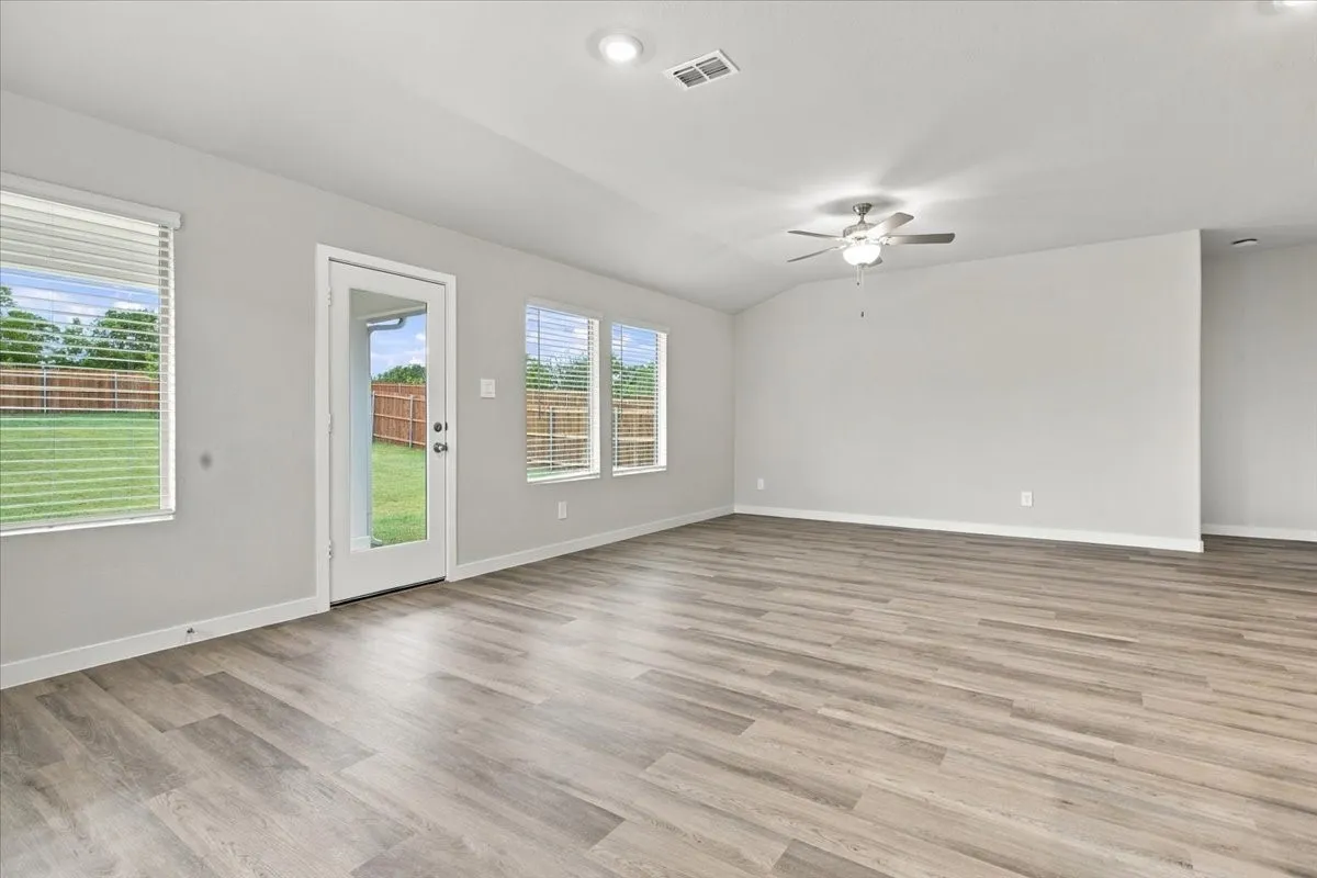 Single Family Residence For Rent in Grayson County , 308 Winchester Lane, Sherman, Texas 75092, 4 Bedroom, 3 Bathroom, 2 Garage spaces, 2,059 Sqft, built in 2026, mls#21407401, Real Estate Agent in Sherman, Homes For Rent in Grayson county, Homes For Rent in Sherman, Realtor in Sherman Texas, Real Estate Brokerage Independent Realty Texas, Luminita Cordes Realtor