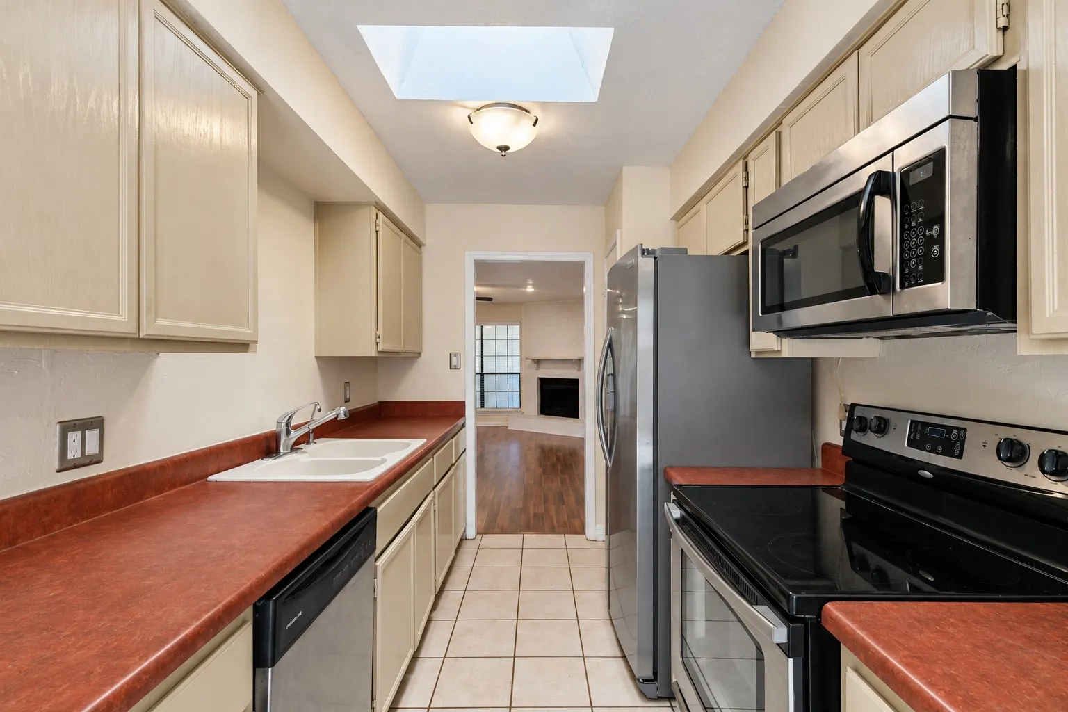 Single Family Residence For Sale in Tarrant County , 1710 Magnolia Lane, Euless, Texas 76039, 3 Bedroom, 2 Bathroom, 2 Garage spaces, 1,211 Sqft, built in 1984, mls#21407368, Real Estate Agent in Euless, Homes For Sale in Tarrant county, Homes For Sale in Euless, Realtor in Euless Texas, Real Estate Brokerage Independent Realty Texas, Luminita Cordes Realtor