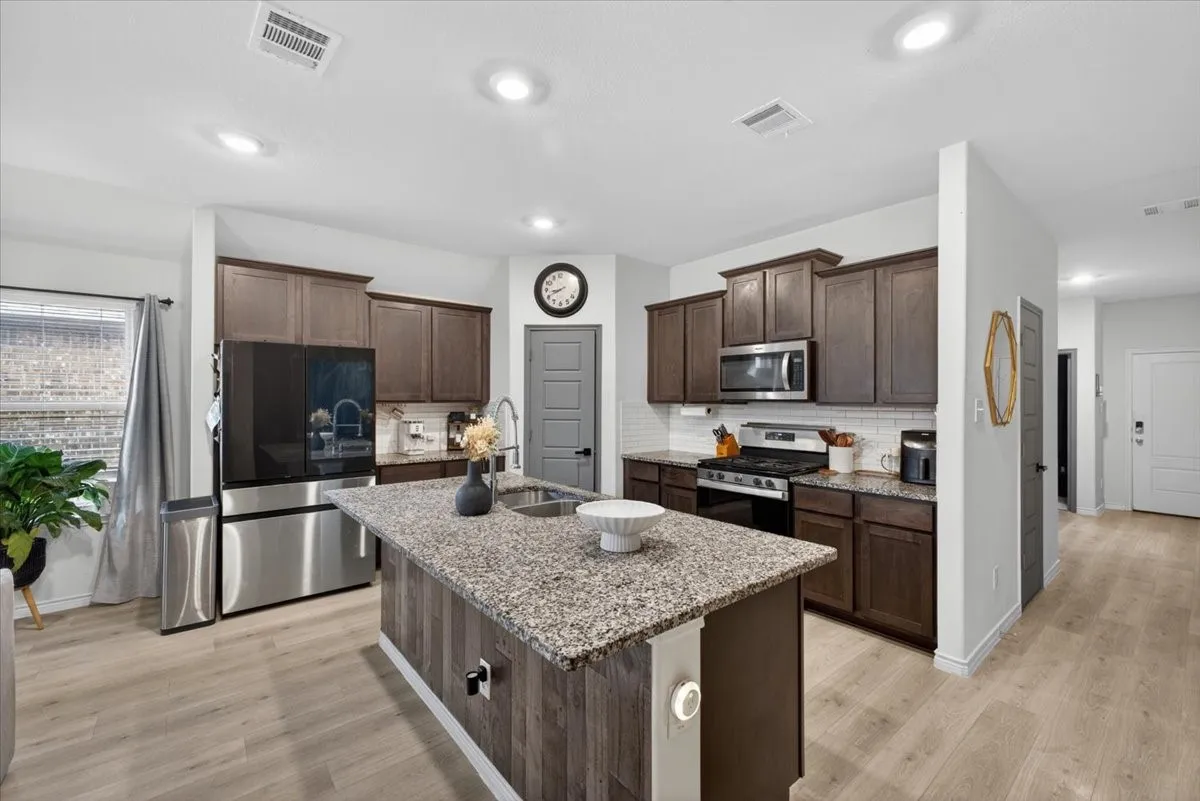 Single Family Residence For Rent in Hunt County , 146 Whitetail Way, Caddo Mills, Texas 75135, 4 Bedroom, 3 Bathroom, 2 Garage spaces, 2,081 Sqft, built in 2022, mls#21407451, Real Estate Agent in Caddo Mills, Homes For Rent in Hunt county, Homes For Rent in Caddo Mills, Realtor in Caddo Mills Texas, Real Estate Brokerage Independent Realty Texas, Luminita Cordes Realtor