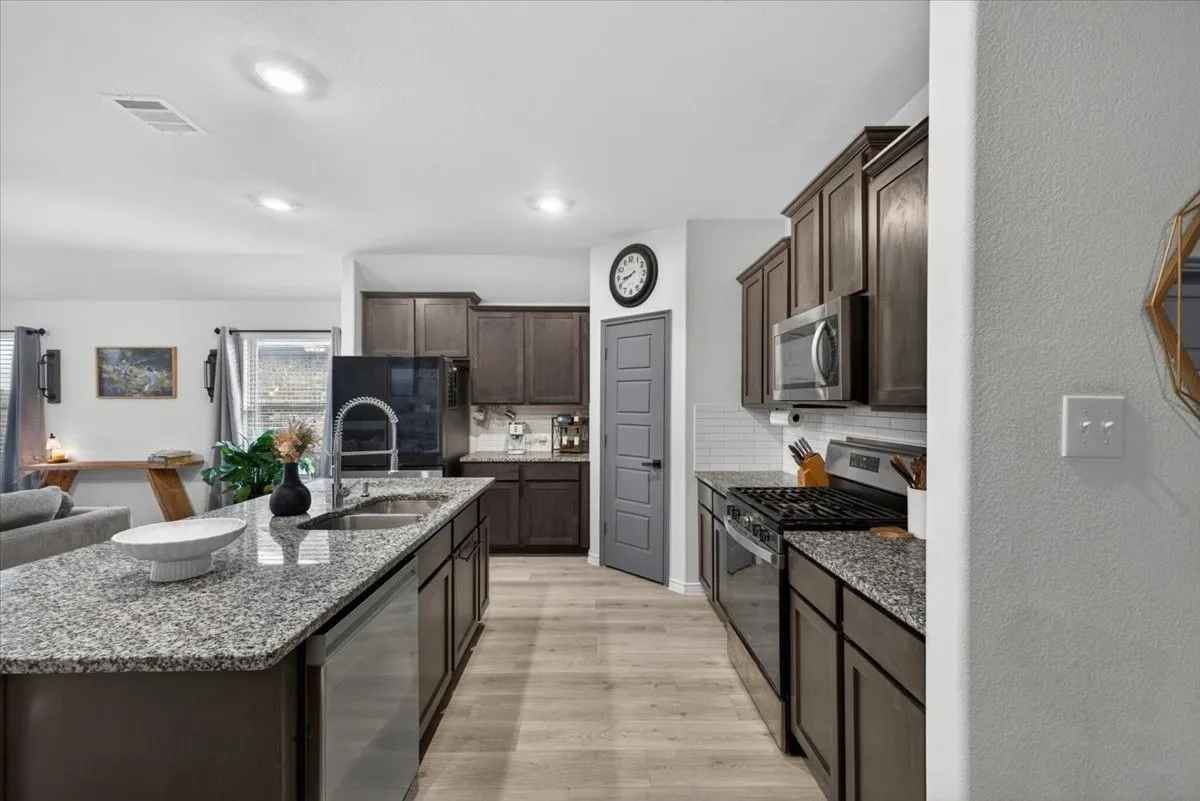 Single Family Residence For Rent in Hunt County , 146 Whitetail Way, Caddo Mills, Texas 75135, 4 Bedroom, 3 Bathroom, 2 Garage spaces, 2,081 Sqft, built in 2022, mls#21407451, Real Estate Agent in Caddo Mills, Homes For Rent in Hunt county, Homes For Rent in Caddo Mills, Realtor in Caddo Mills Texas, Real Estate Brokerage Independent Realty Texas, Luminita Cordes Realtor