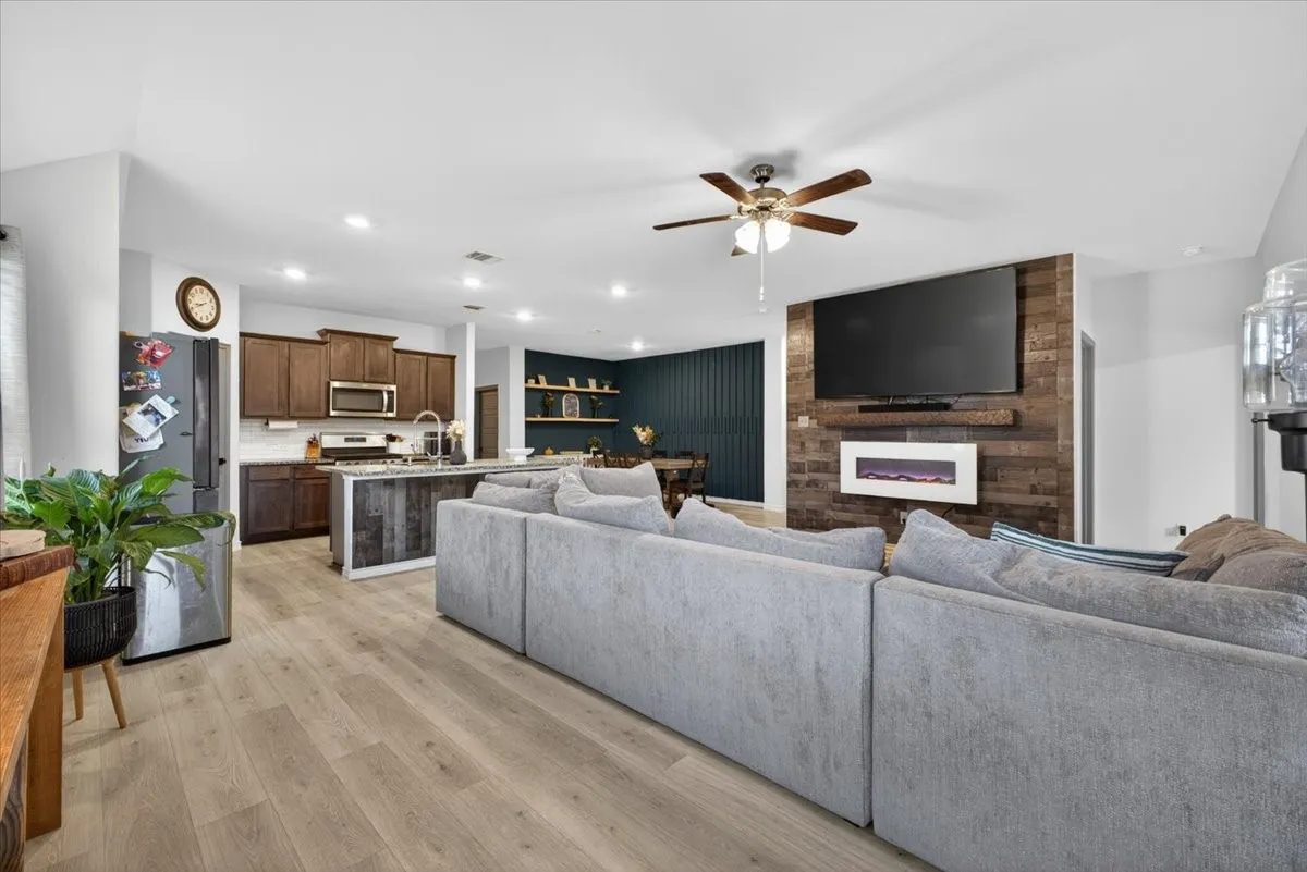 Single Family Residence For Rent in Hunt County , 146 Whitetail Way, Caddo Mills, Texas 75135, 4 Bedroom, 3 Bathroom, 2 Garage spaces, 2,081 Sqft, built in 2022, mls#21407451, Real Estate Agent in Caddo Mills, Homes For Rent in Hunt county, Homes For Rent in Caddo Mills, Realtor in Caddo Mills Texas, Real Estate Brokerage Independent Realty Texas, Luminita Cordes Realtor