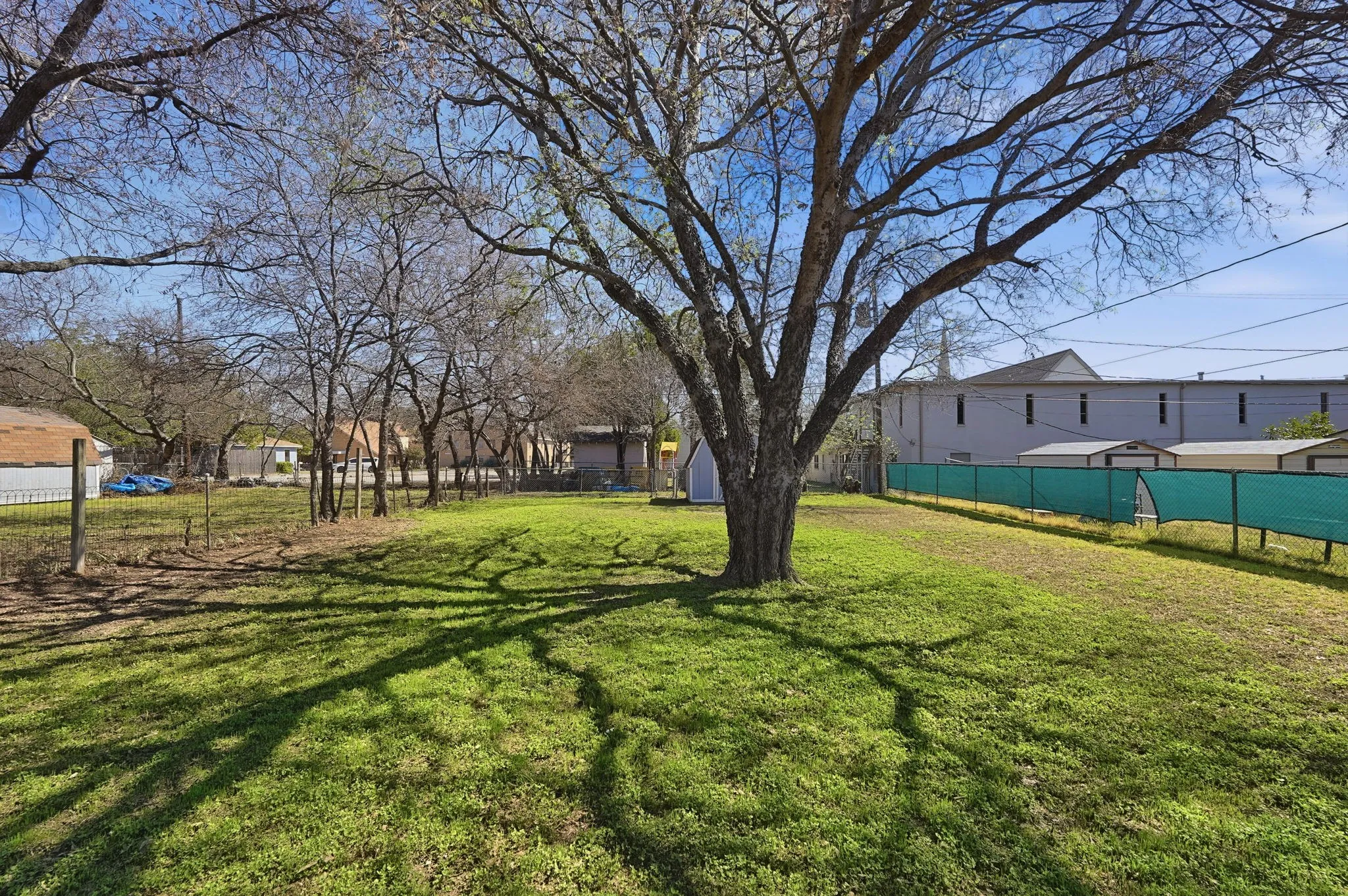 Single Family Residence For Sale in Tarrant County , 110 N Redford Lane, White Settlement, Texas 76108, 3 Bedroom, 1 Bathroom, Garage spaces, 1,040 Sqft, built in 1952, mls#21404418, Real Estate Agent in White Settlement, Homes For Sale in Tarrant county, Homes For Sale in White Settlement, Realtor in White Settlement Texas, Real Estate Brokerage Independent Realty Texas, Luminita Cordes Realtor