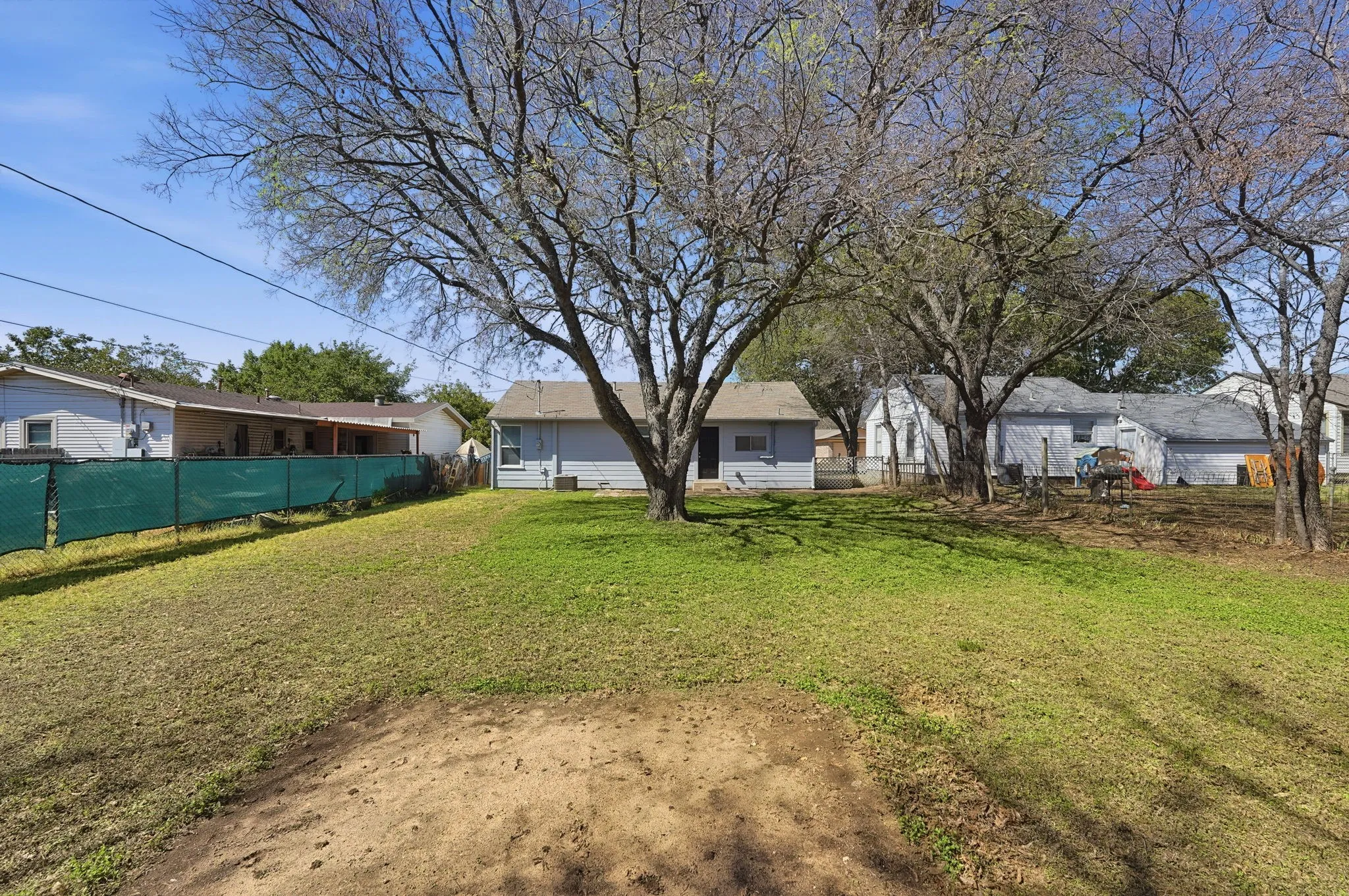 Single Family Residence For Sale in Tarrant County , 110 N Redford Lane, White Settlement, Texas 76108, 3 Bedroom, 1 Bathroom, Garage spaces, 1,040 Sqft, built in 1952, mls#21404418, Real Estate Agent in White Settlement, Homes For Sale in Tarrant county, Homes For Sale in White Settlement, Realtor in White Settlement Texas, Real Estate Brokerage Independent Realty Texas, Luminita Cordes Realtor