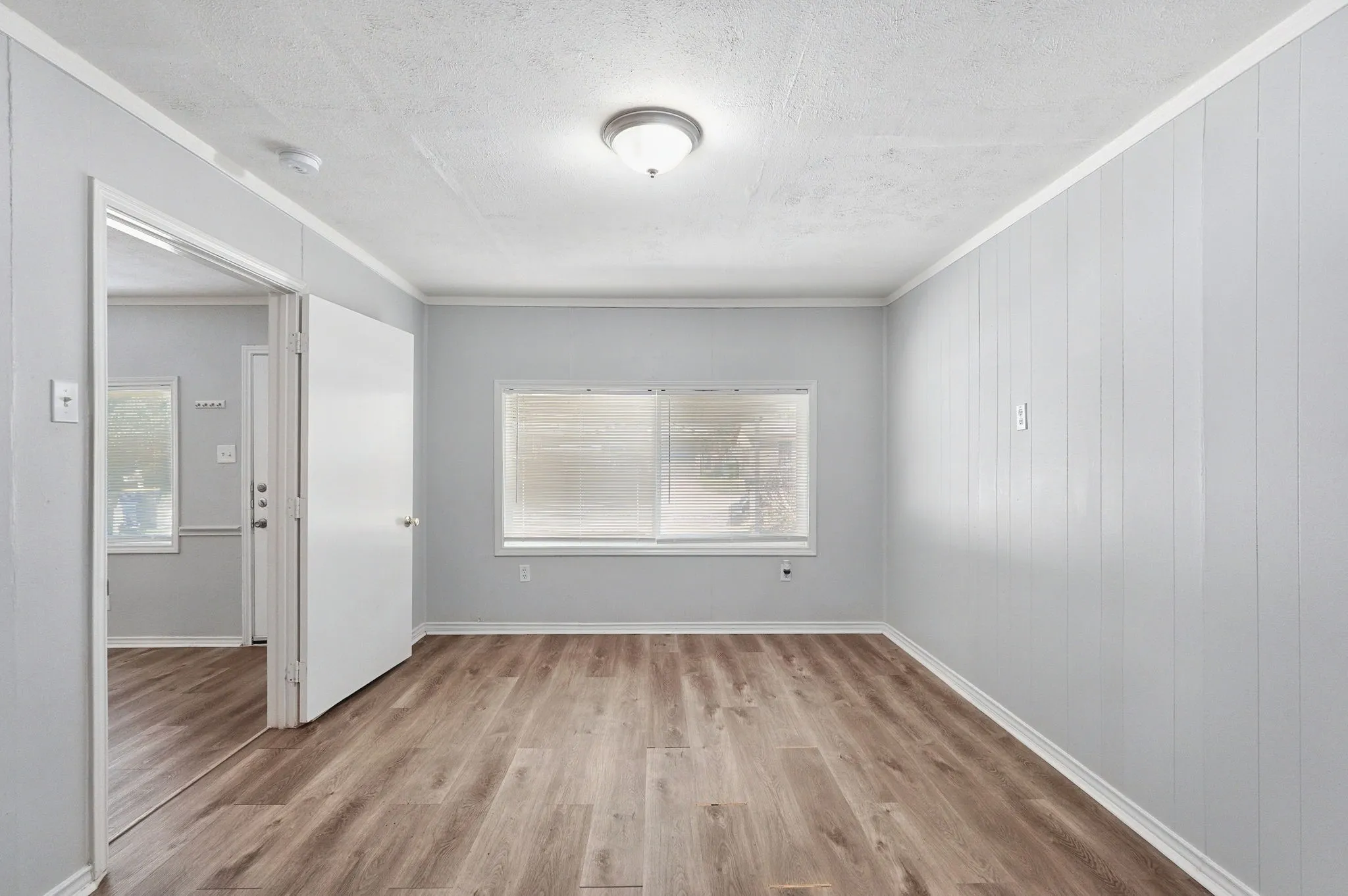 Single Family Residence For Sale in Tarrant County , 110 N Redford Lane, White Settlement, Texas 76108, 3 Bedroom, 1 Bathroom, Garage spaces, 1,040 Sqft, built in 1952, mls#21404418, Real Estate Agent in White Settlement, Homes For Sale in Tarrant county, Homes For Sale in White Settlement, Realtor in White Settlement Texas, Real Estate Brokerage Independent Realty Texas, Luminita Cordes Realtor