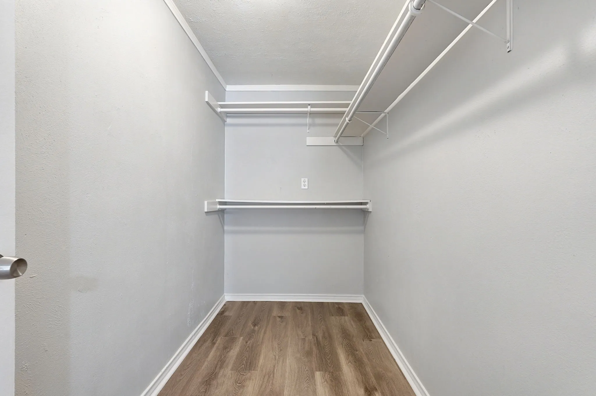 Single Family Residence For Sale in Tarrant County , 110 N Redford Lane, White Settlement, Texas 76108, 3 Bedroom, 1 Bathroom, Garage spaces, 1,040 Sqft, built in 1952, mls#21404418, Real Estate Agent in White Settlement, Homes For Sale in Tarrant county, Homes For Sale in White Settlement, Realtor in White Settlement Texas, Real Estate Brokerage Independent Realty Texas, Luminita Cordes Realtor