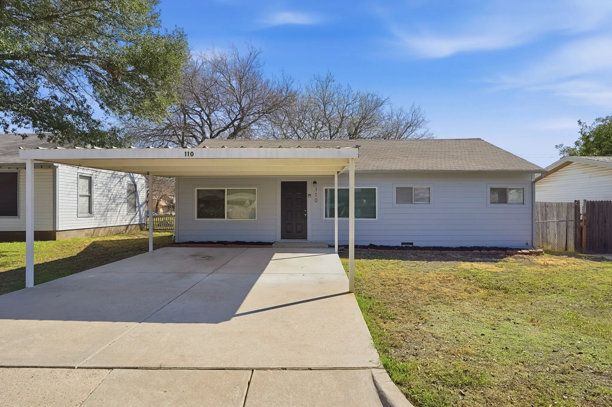 Single Family Residence For Sale in Tarrant County , 110 N Redford Lane, White Settlement, Texas 76108, 3 Bedroom, 1 Bathroom, Garage spaces, 1,040 Sqft, built in 1952, mls#21404418, Real Estate Agent in White Settlement, Homes For Sale in Tarrant county, Homes For Sale in White Settlement, Realtor in White Settlement Texas, Real Estate Brokerage Independent Realty Texas, Luminita Cordes Realtor