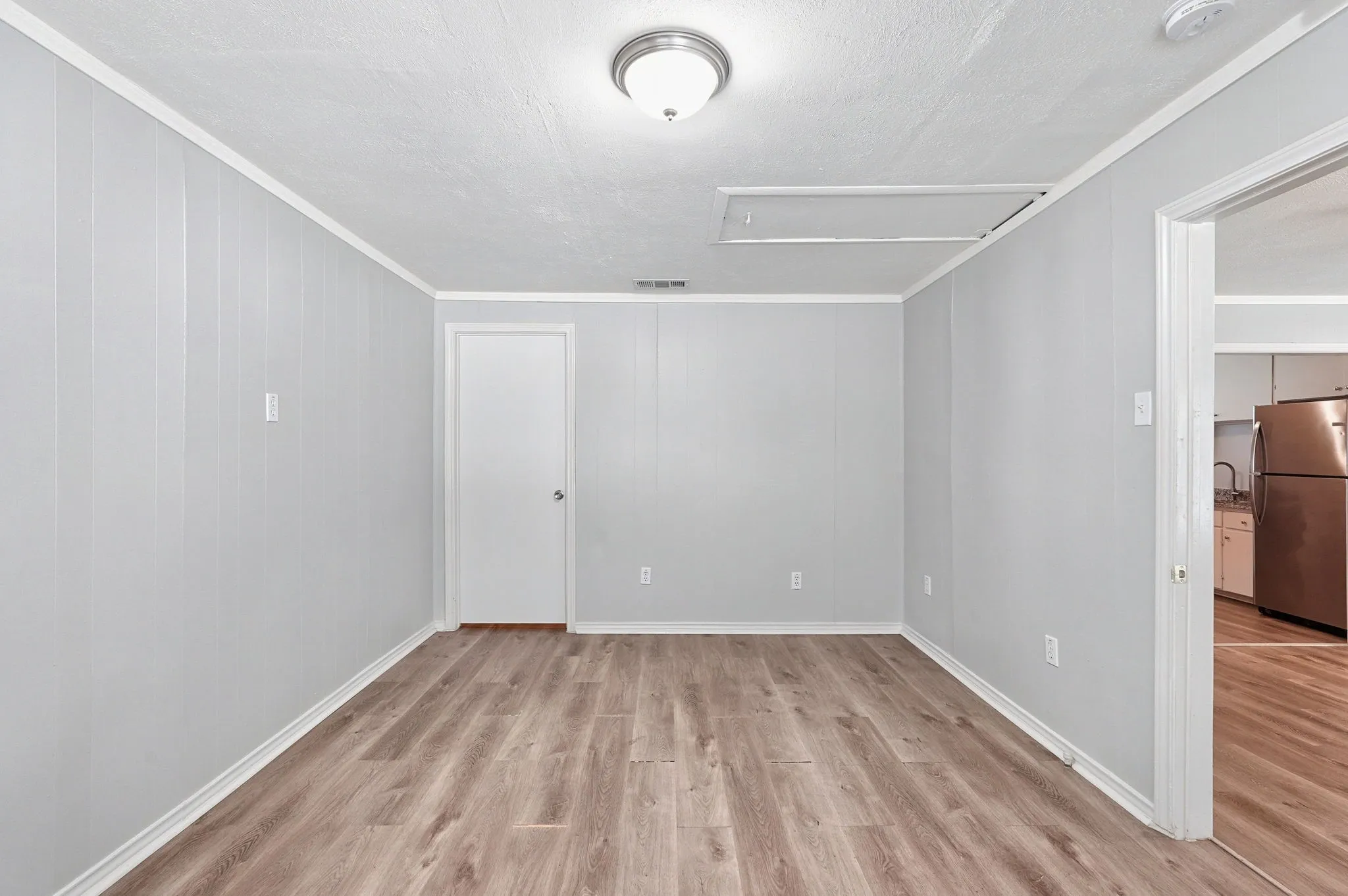 Single Family Residence For Sale in Tarrant County , 110 N Redford Lane, White Settlement, Texas 76108, 3 Bedroom, 1 Bathroom, Garage spaces, 1,040 Sqft, built in 1952, mls#21404418, Real Estate Agent in White Settlement, Homes For Sale in Tarrant county, Homes For Sale in White Settlement, Realtor in White Settlement Texas, Real Estate Brokerage Independent Realty Texas, Luminita Cordes Realtor