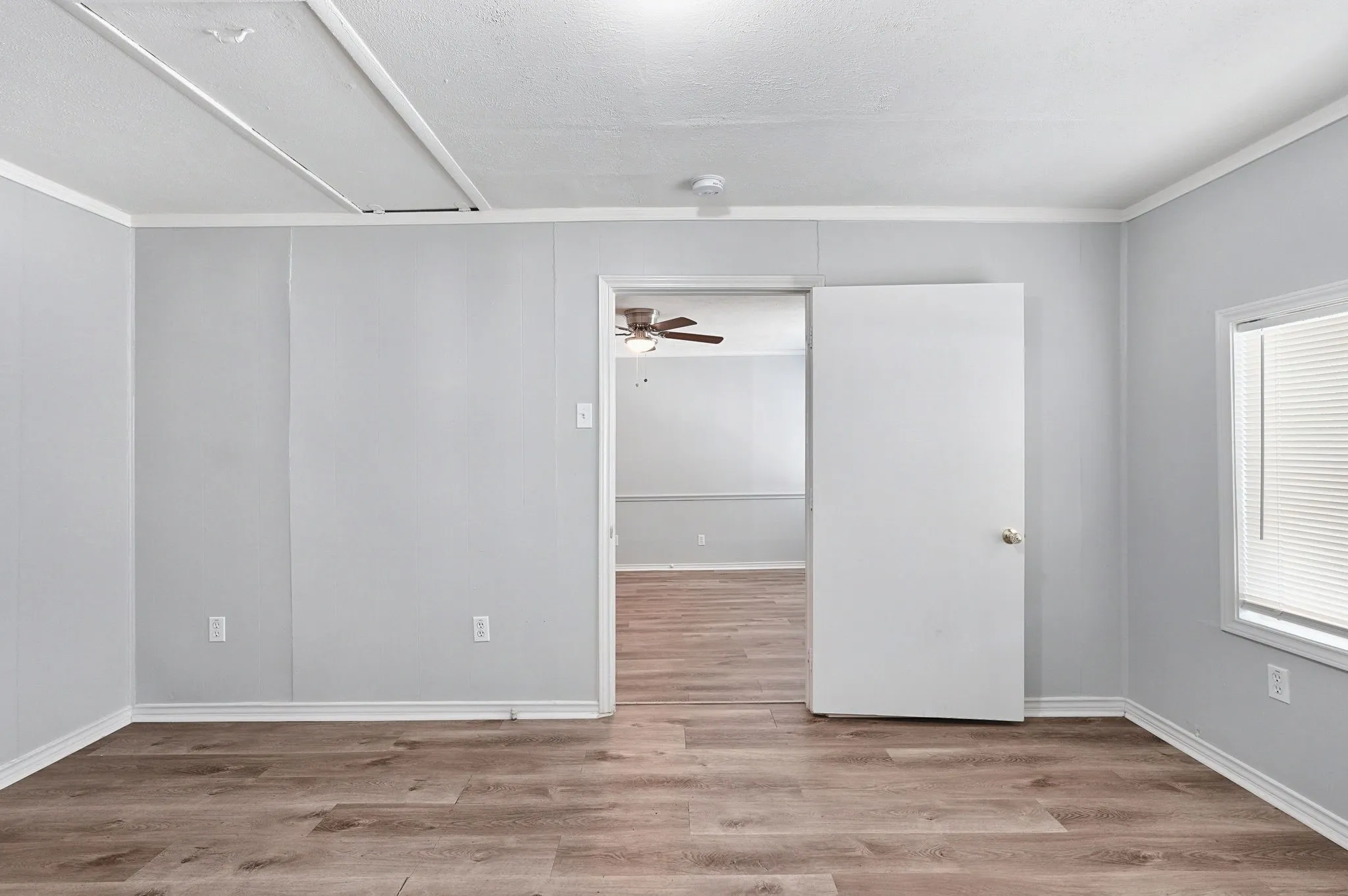 Single Family Residence For Sale in Tarrant County , 110 N Redford Lane, White Settlement, Texas 76108, 3 Bedroom, 1 Bathroom, Garage spaces, 1,040 Sqft, built in 1952, mls#21404418, Real Estate Agent in White Settlement, Homes For Sale in Tarrant county, Homes For Sale in White Settlement, Realtor in White Settlement Texas, Real Estate Brokerage Independent Realty Texas, Luminita Cordes Realtor