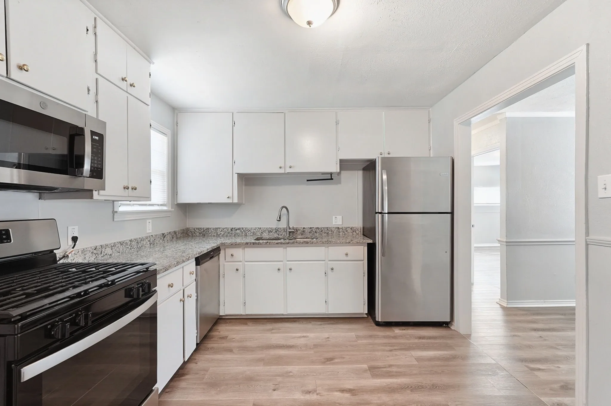 Single Family Residence For Sale in Tarrant County , 110 N Redford Lane, White Settlement, Texas 76108, 3 Bedroom, 1 Bathroom, Garage spaces, 1,040 Sqft, built in 1952, mls#21404418, Real Estate Agent in White Settlement, Homes For Sale in Tarrant county, Homes For Sale in White Settlement, Realtor in White Settlement Texas, Real Estate Brokerage Independent Realty Texas, Luminita Cordes Realtor