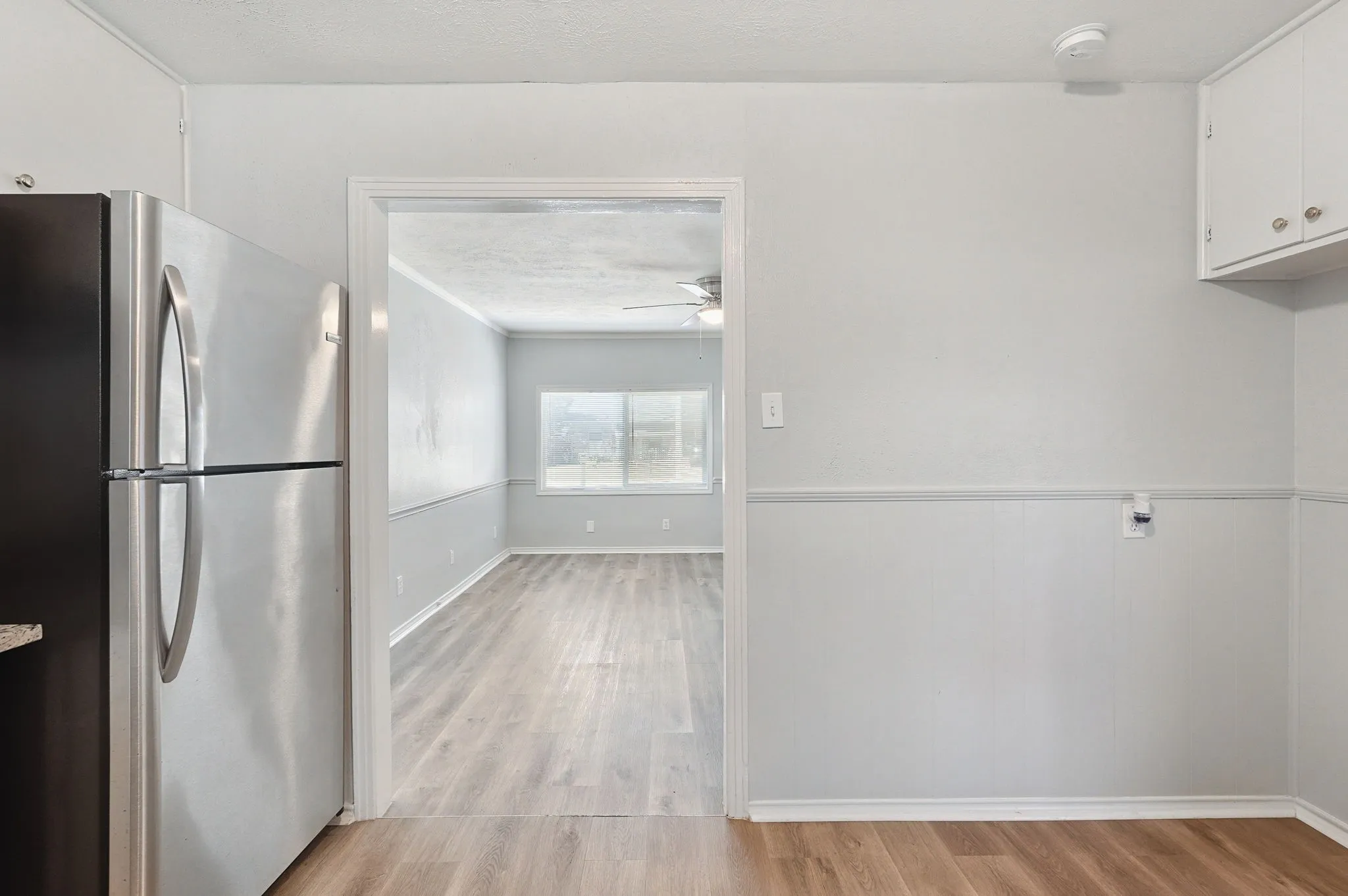 Single Family Residence For Sale in Tarrant County , 110 N Redford Lane, White Settlement, Texas 76108, 3 Bedroom, 1 Bathroom, Garage spaces, 1,040 Sqft, built in 1952, mls#21404418, Real Estate Agent in White Settlement, Homes For Sale in Tarrant county, Homes For Sale in White Settlement, Realtor in White Settlement Texas, Real Estate Brokerage Independent Realty Texas, Luminita Cordes Realtor