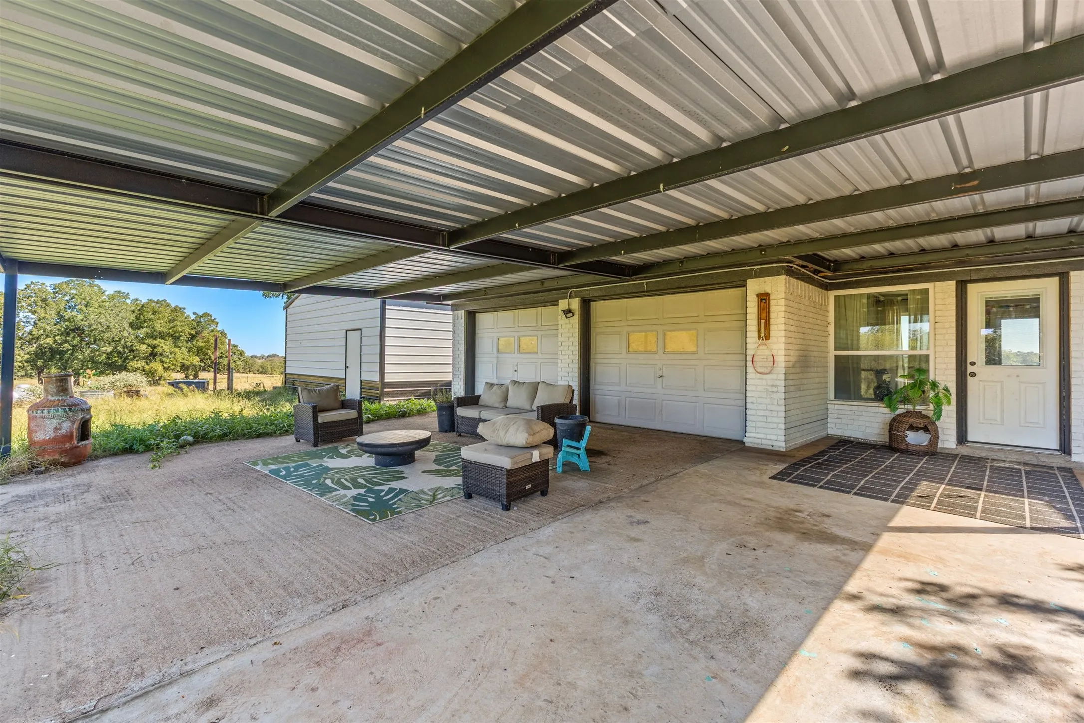 Single Family Residence For Sale in Hill County , 455 Hcr 1256, Whitney, Texas 76692, 3 Bedroom, 3 Bathroom, 2 Garage spaces, 2,046 Sqft, built in 1985, mls#21407405, Real Estate Agent in Whitney, Homes For Sale in Hill county, Homes For Sale in Whitney, Realtor in Whitney Texas, Real Estate Brokerage Independent Realty Texas, Luminita Cordes Realtor