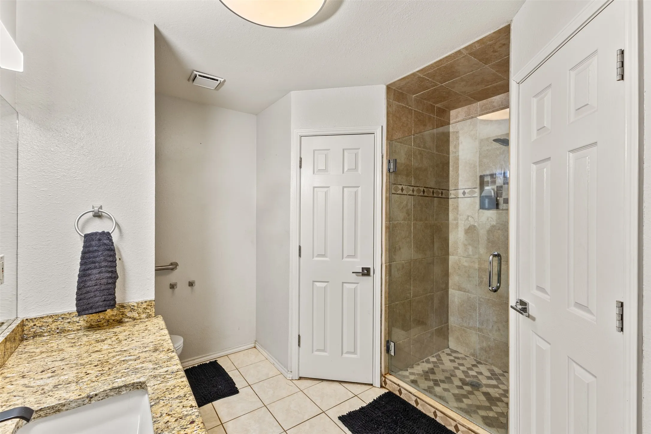 Single Family Residence For Sale in Hill County , 455 Hcr 1256, Whitney, Texas 76692, 3 Bedroom, 3 Bathroom, 2 Garage spaces, 2,046 Sqft, built in 1985, mls#21407405, Real Estate Agent in Whitney, Homes For Sale in Hill county, Homes For Sale in Whitney, Realtor in Whitney Texas, Real Estate Brokerage Independent Realty Texas, Luminita Cordes Realtor