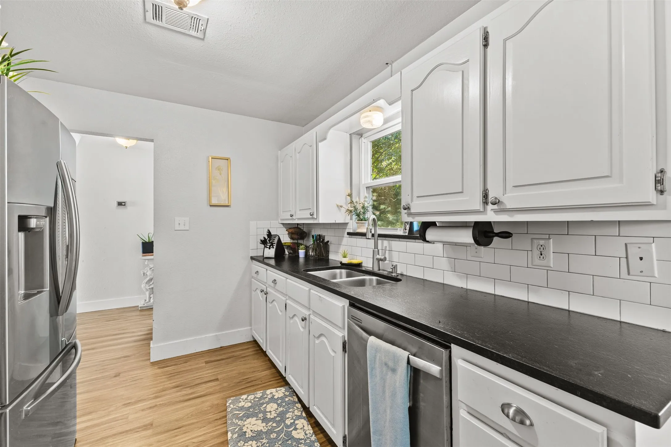 Single Family Residence For Sale in Hill County , 455 Hcr 1256, Whitney, Texas 76692, 3 Bedroom, 3 Bathroom, 2 Garage spaces, 2,046 Sqft, built in 1985, mls#21407405, Real Estate Agent in Whitney, Homes For Sale in Hill county, Homes For Sale in Whitney, Realtor in Whitney Texas, Real Estate Brokerage Independent Realty Texas, Luminita Cordes Realtor