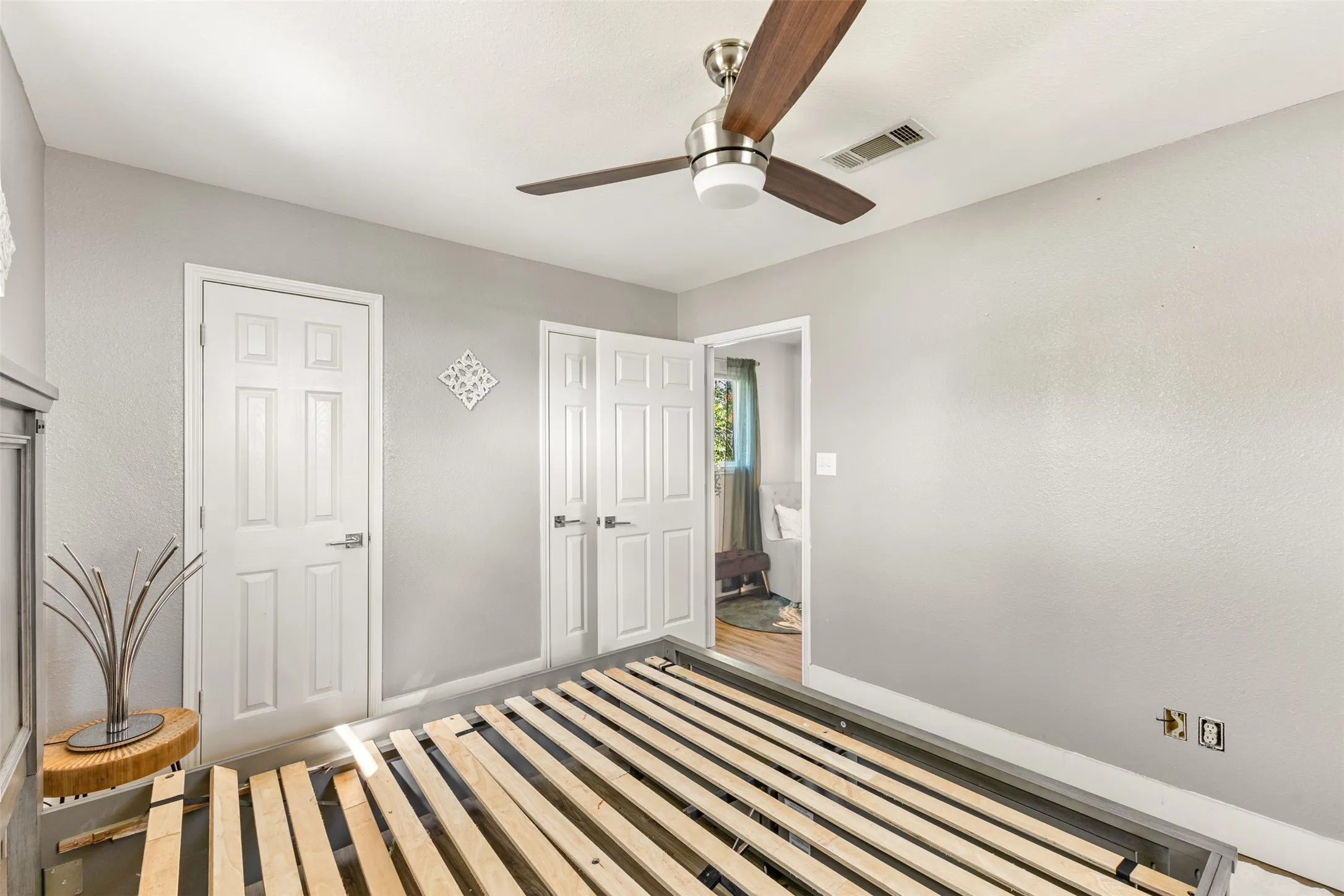 Single Family Residence For Sale in Hill County , 455 Hcr 1256, Whitney, Texas 76692, 3 Bedroom, 3 Bathroom, 2 Garage spaces, 2,046 Sqft, built in 1985, mls#21407405, Real Estate Agent in Whitney, Homes For Sale in Hill county, Homes For Sale in Whitney, Realtor in Whitney Texas, Real Estate Brokerage Independent Realty Texas, Luminita Cordes Realtor