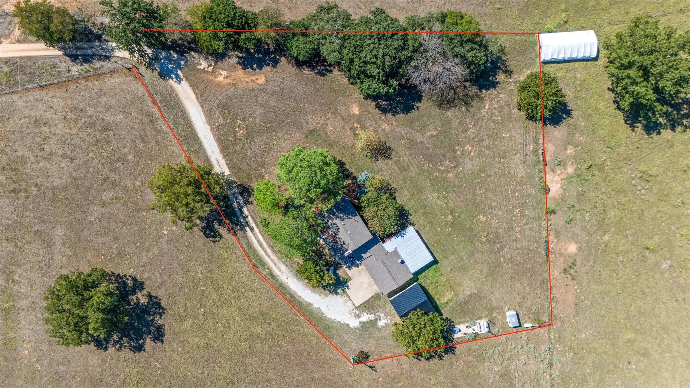 Single Family Residence For Sale in Hill County , 455 Hcr 1256, Whitney, Texas 76692, 3 Bedroom, 3 Bathroom, 2 Garage spaces, 2,046 Sqft, built in 1985, mls#21407405, Real Estate Agent in Whitney, Homes For Sale in Hill county, Homes For Sale in Whitney, Realtor in Whitney Texas, Real Estate Brokerage Independent Realty Texas, Luminita Cordes Realtor