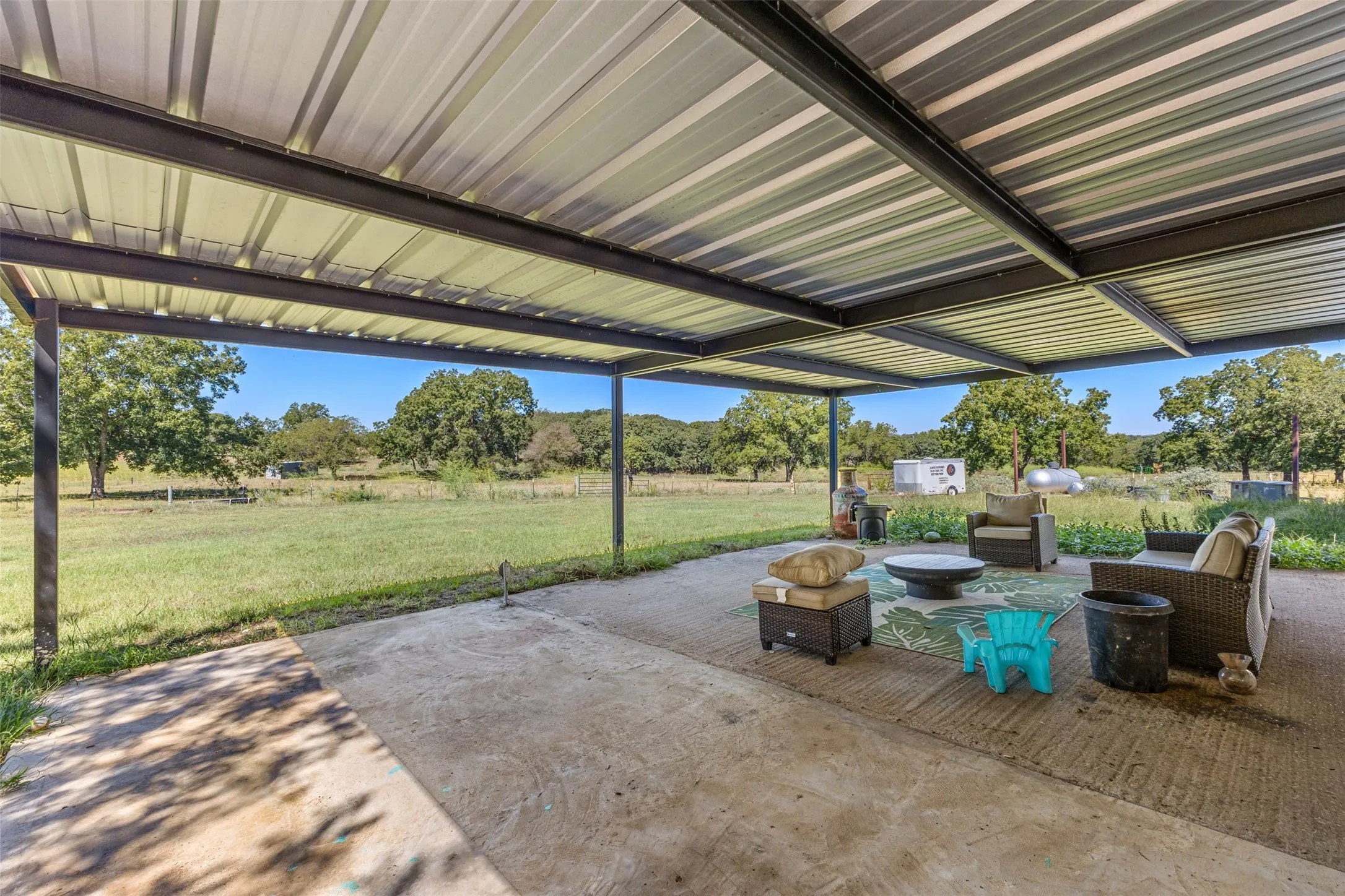 Single Family Residence For Sale in Hill County , 455 Hcr 1256, Whitney, Texas 76692, 3 Bedroom, 3 Bathroom, 2 Garage spaces, 2,046 Sqft, built in 1985, mls#21407405, Real Estate Agent in Whitney, Homes For Sale in Hill county, Homes For Sale in Whitney, Realtor in Whitney Texas, Real Estate Brokerage Independent Realty Texas, Luminita Cordes Realtor