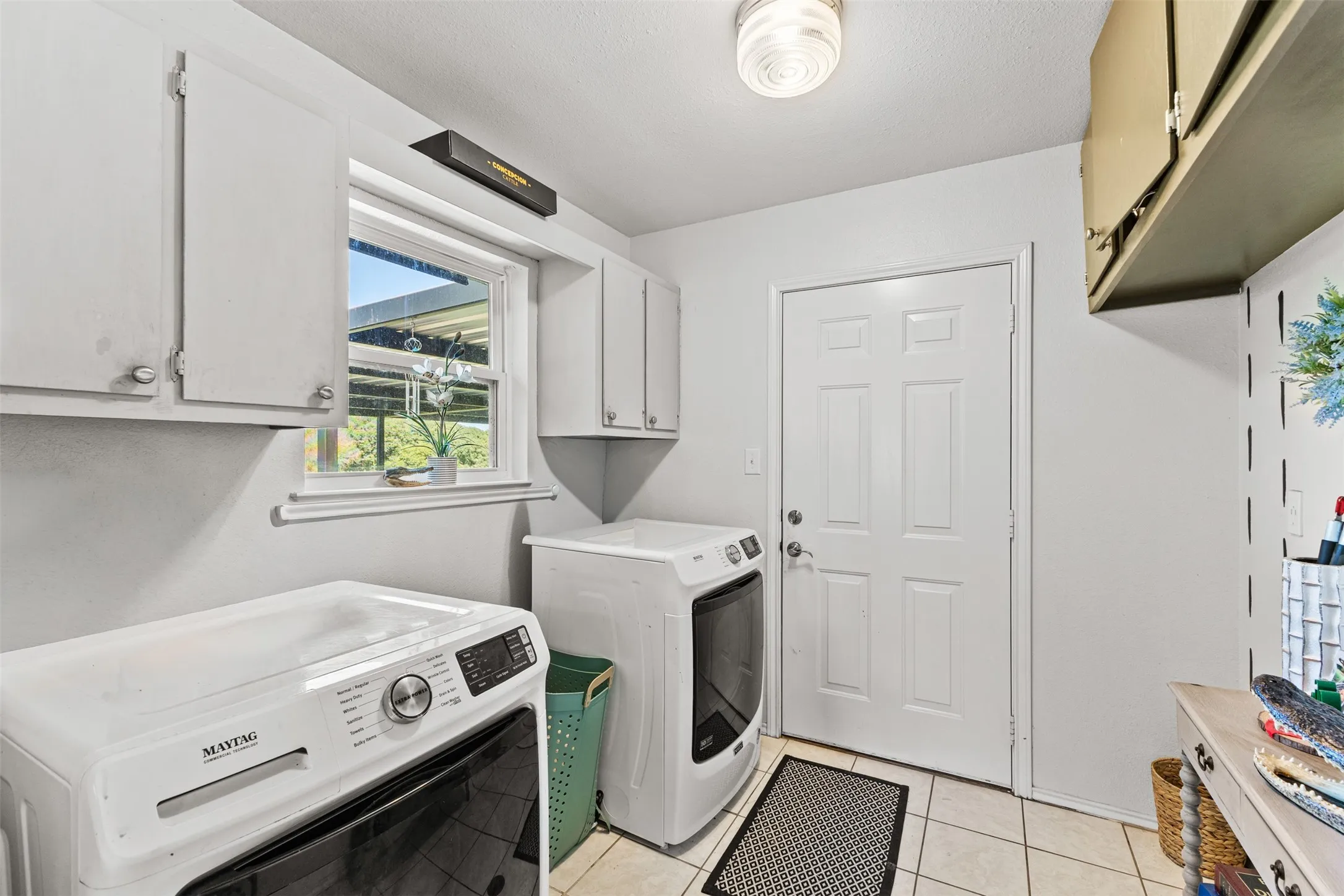 Single Family Residence For Sale in Hill County , 455 Hcr 1256, Whitney, Texas 76692, 3 Bedroom, 3 Bathroom, 2 Garage spaces, 2,046 Sqft, built in 1985, mls#21407405, Real Estate Agent in Whitney, Homes For Sale in Hill county, Homes For Sale in Whitney, Realtor in Whitney Texas, Real Estate Brokerage Independent Realty Texas, Luminita Cordes Realtor