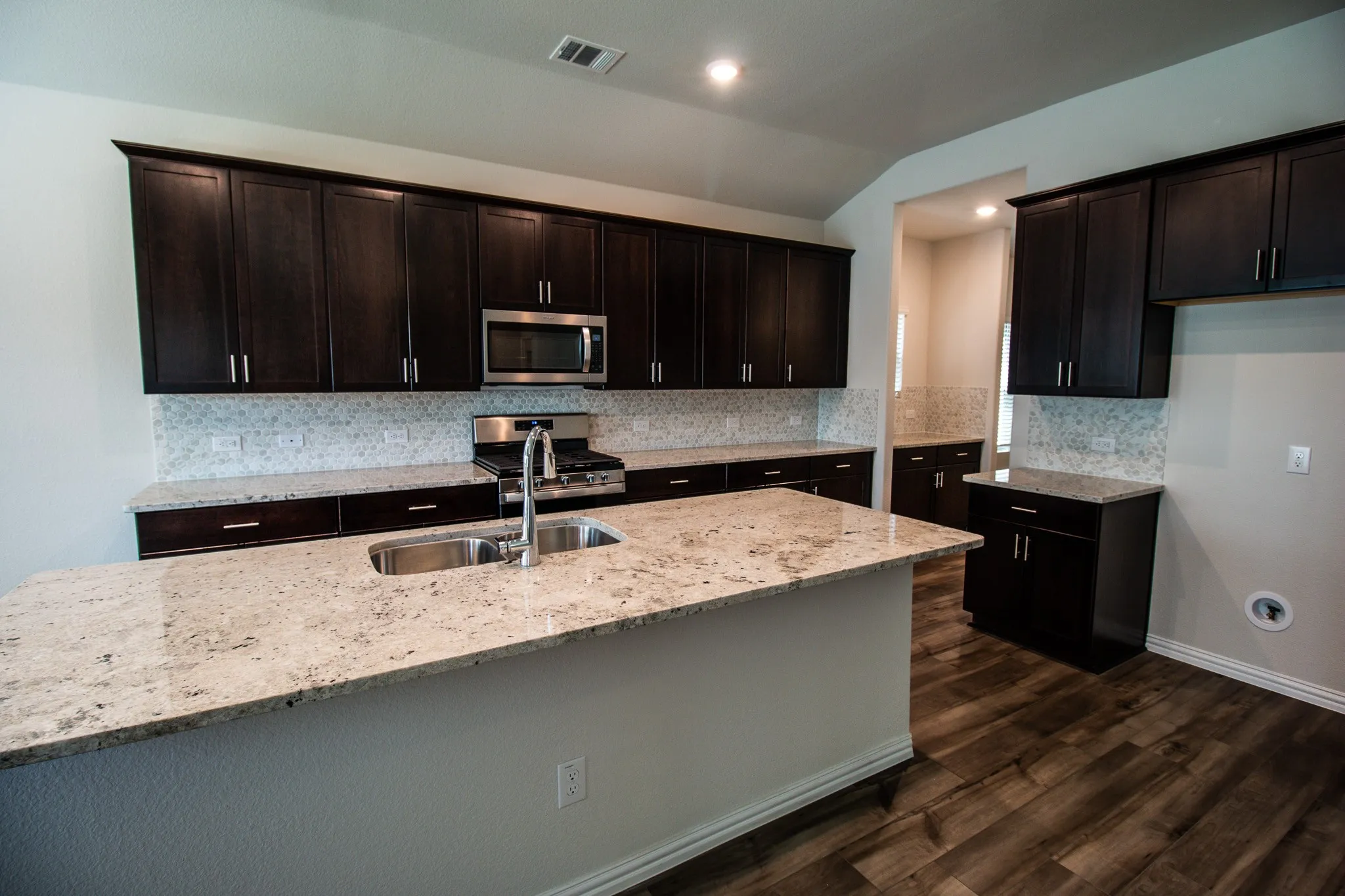 Single Family Residence For Rent in Collin County , 1202 Sweetleaf Street, Melissa, Texas 75454, 5 Bedroom, 4 Bathroom, 3 Garage spaces, 3,443 Sqft, built in 2023, mls#21407455, Real Estate Agent in Melissa, Homes For Rent in Collin county, Homes For Rent in Melissa, Realtor in Melissa Texas, Real Estate Brokerage Independent Realty Texas, Luminita Cordes Realtor