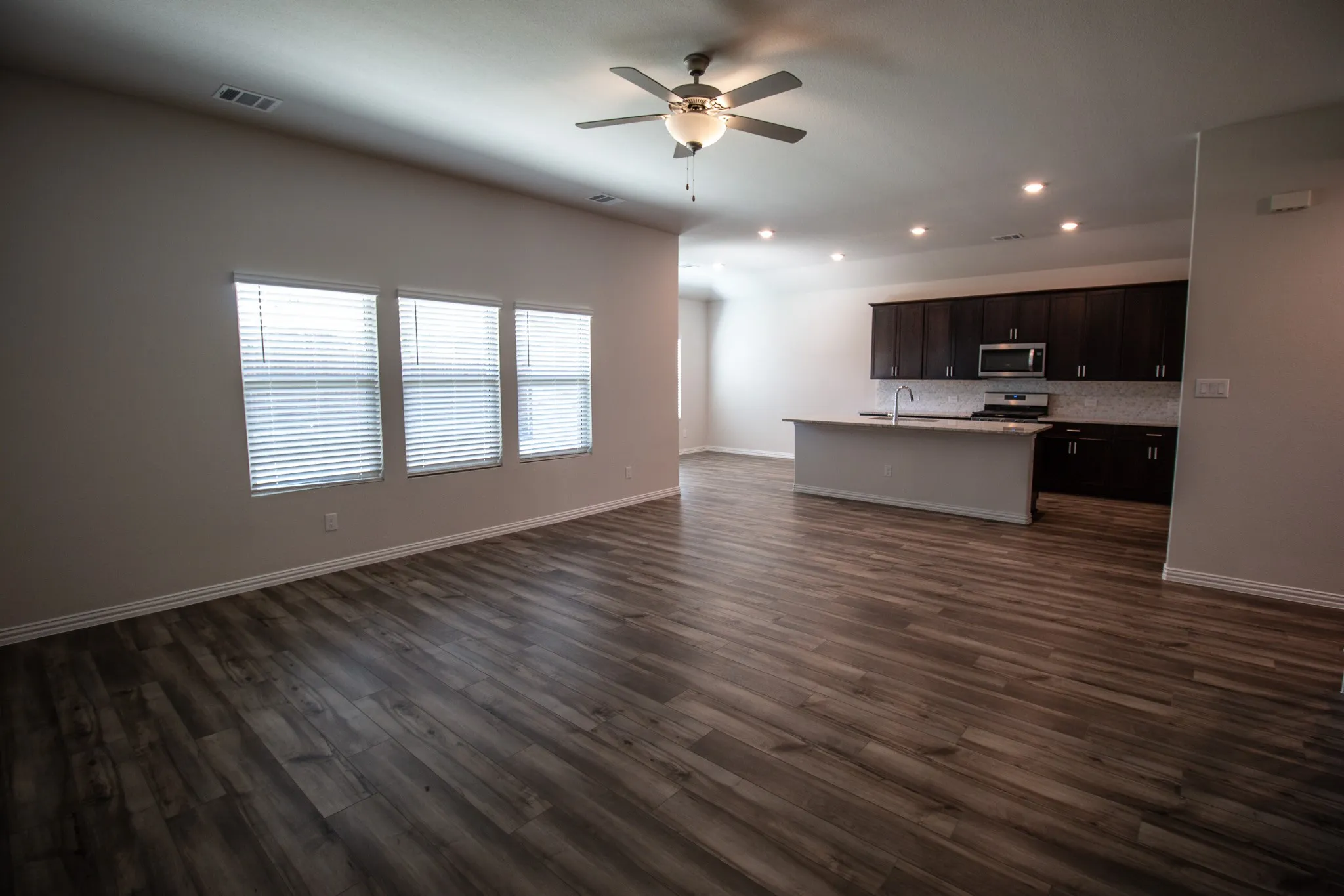 Single Family Residence For Rent in Collin County , 1202 Sweetleaf Street, Melissa, Texas 75454, 5 Bedroom, 4 Bathroom, 3 Garage spaces, 3,443 Sqft, built in 2023, mls#21407455, Real Estate Agent in Melissa, Homes For Rent in Collin county, Homes For Rent in Melissa, Realtor in Melissa Texas, Real Estate Brokerage Independent Realty Texas, Luminita Cordes Realtor