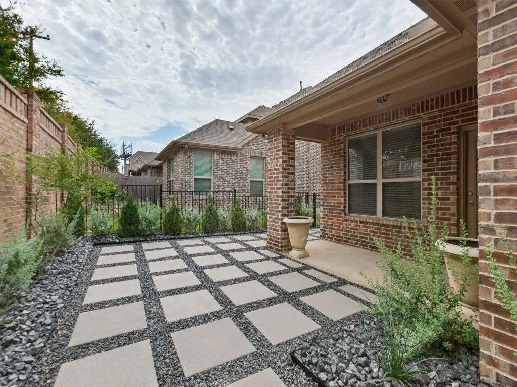Townhouse For Sale in Denton County , 4224 Mingo Drive, Carrollton, Texas 75010, 3 Bedroom, 3 Bathroom, 2 Garage spaces, 2,091 Sqft, built in 2022, mls#21398956, Real Estate Agent in Carrollton, Homes For Sale in Denton county, Homes For Sale in Carrollton, Realtor in Carrollton Texas, Real Estate Brokerage Independent Realty Texas, Luminita Cordes Realtor