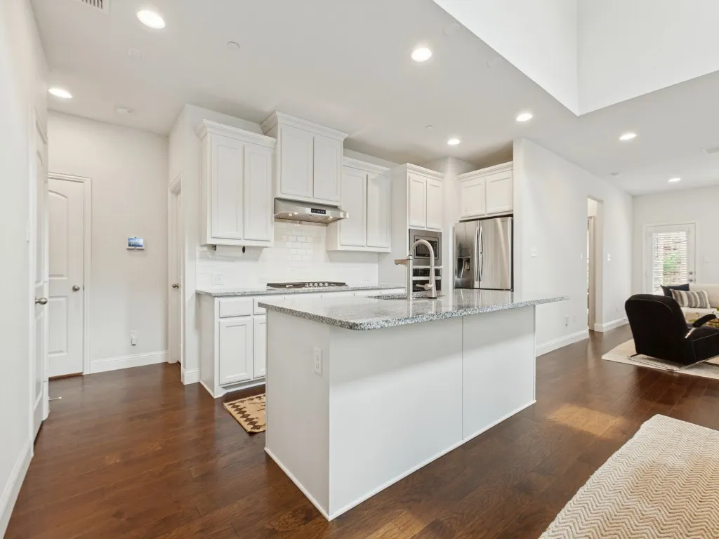 Townhouse For Sale in Denton County , 4224 Mingo Drive, Carrollton, Texas 75010, 3 Bedroom, 3 Bathroom, 2 Garage spaces, 2,091 Sqft, built in 2022, mls#21398956, Real Estate Agent in Carrollton, Homes For Sale in Denton county, Homes For Sale in Carrollton, Realtor in Carrollton Texas, Real Estate Brokerage Independent Realty Texas, Luminita Cordes Realtor