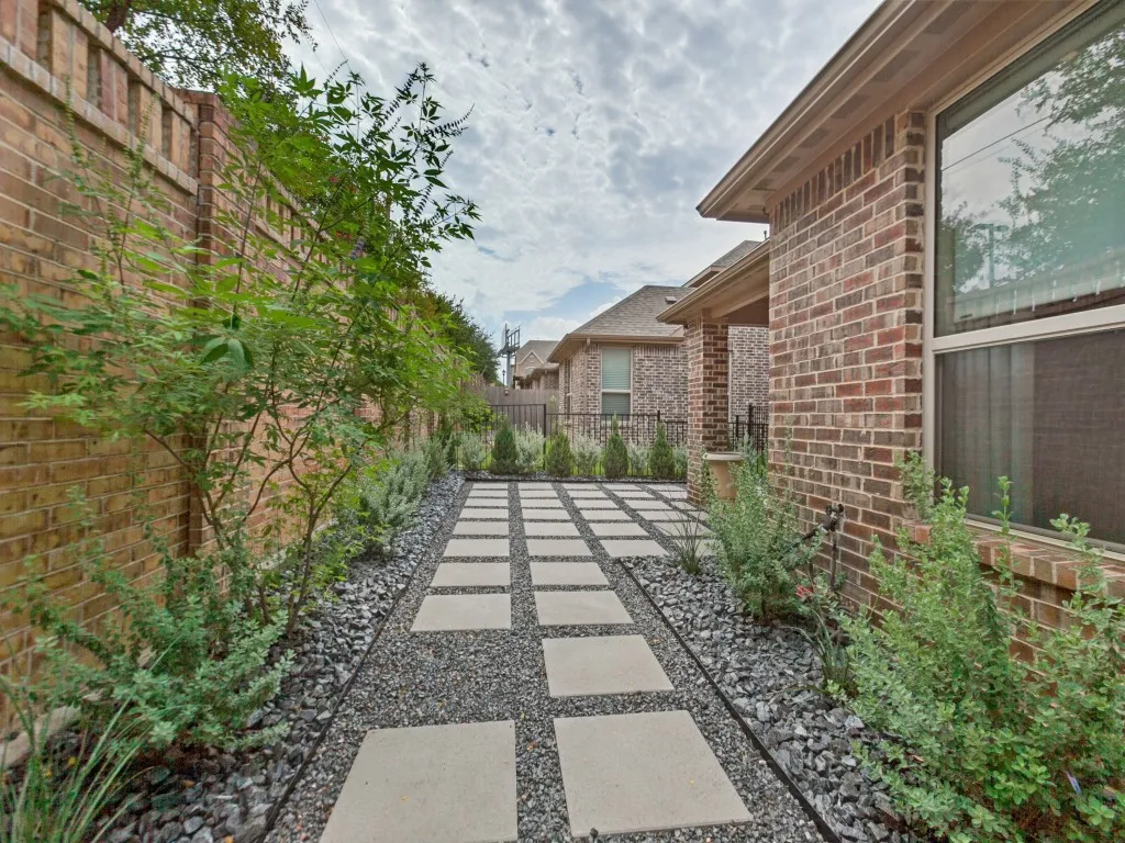 Townhouse For Sale in Denton County , 4224 Mingo Drive, Carrollton, Texas 75010, 3 Bedroom, 3 Bathroom, 2 Garage spaces, 2,091 Sqft, built in 2022, mls#21398956, Real Estate Agent in Carrollton, Homes For Sale in Denton county, Homes For Sale in Carrollton, Realtor in Carrollton Texas, Real Estate Brokerage Independent Realty Texas, Luminita Cordes Realtor