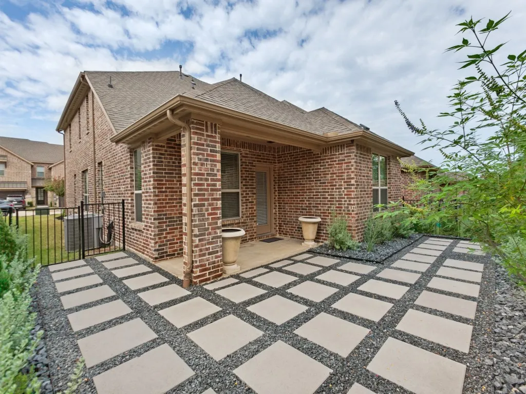 Townhouse For Sale in Denton County , 4224 Mingo Drive, Carrollton, Texas 75010, 3 Bedroom, 3 Bathroom, 2 Garage spaces, 2,091 Sqft, built in 2022, mls#21398956, Real Estate Agent in Carrollton, Homes For Sale in Denton county, Homes For Sale in Carrollton, Realtor in Carrollton Texas, Real Estate Brokerage Independent Realty Texas, Luminita Cordes Realtor