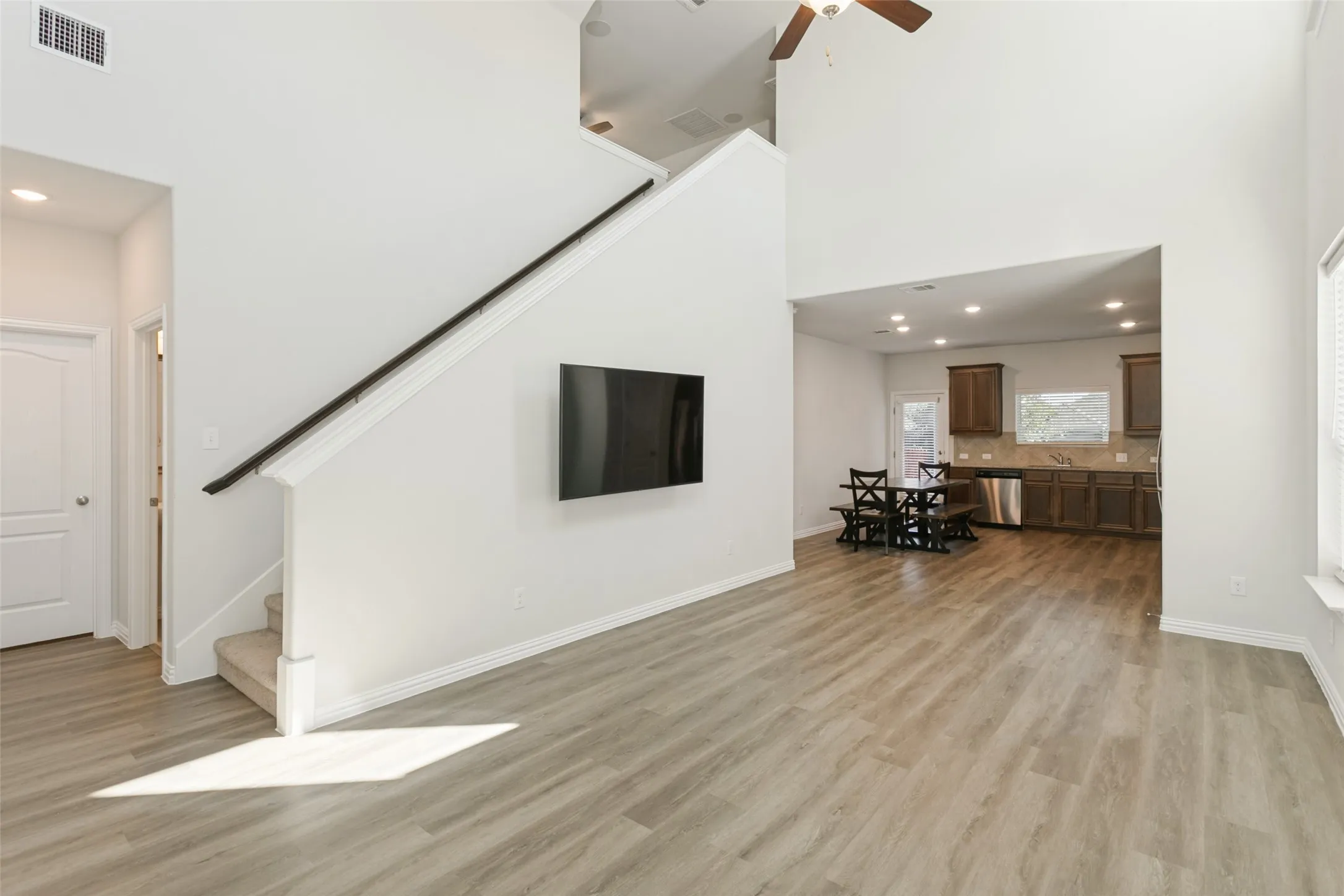 Single Family Residence For Sale in Denton County , 1989 Hope Tinley Court, Lewisville, Texas 75077, 3 Bedroom, 3 Bathroom, 2 Garage spaces, 1,776 Sqft, built in 2019, mls#21405761, Real Estate Agent in Lewisville, Homes For Sale in Denton county, Homes For Sale in Lewisville, Realtor in Lewisville Texas, Real Estate Brokerage Independent Realty Texas, Luminita Cordes Realtor