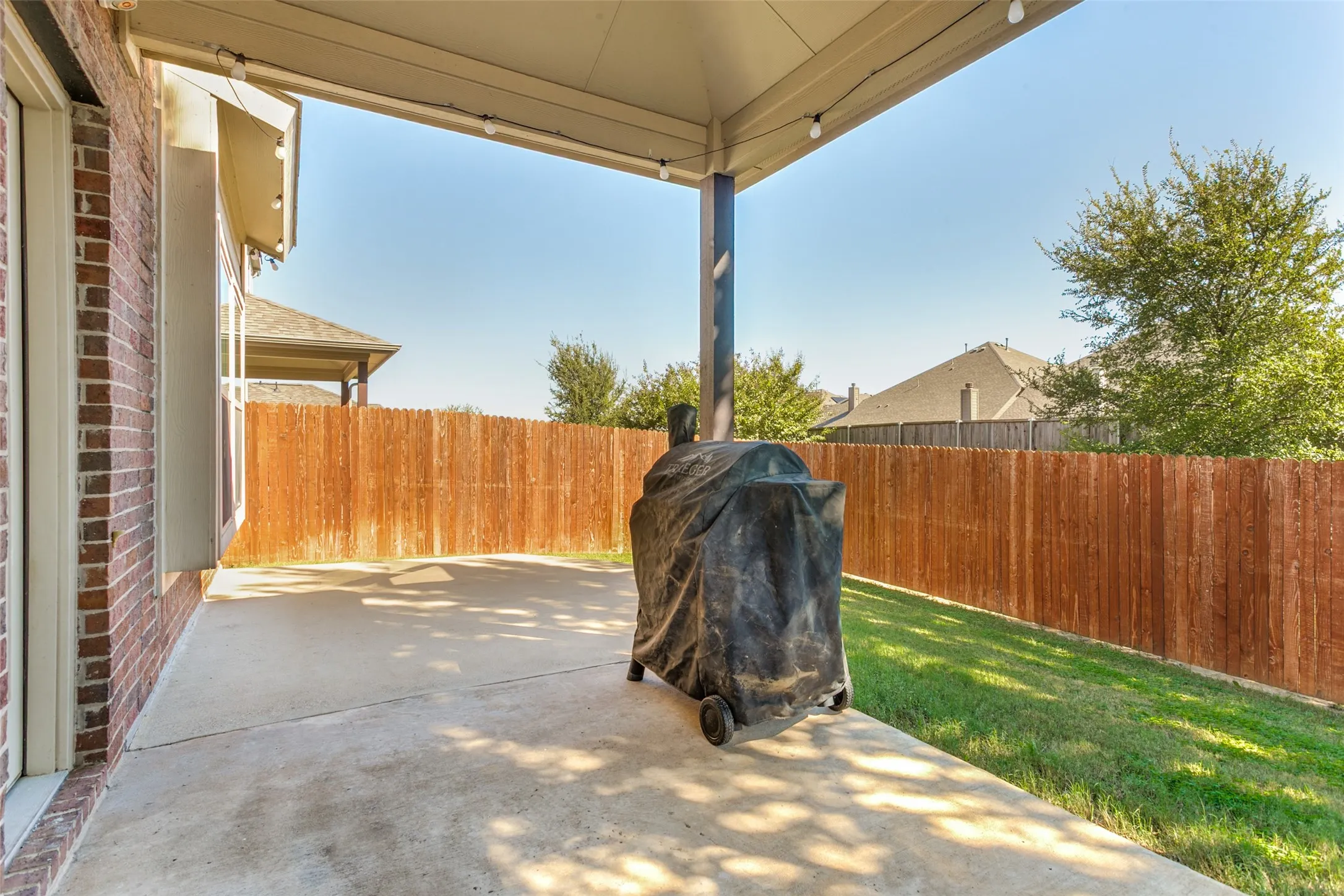 Single Family Residence For Sale in Denton County , 1989 Hope Tinley Court, Lewisville, Texas 75077, 3 Bedroom, 3 Bathroom, 2 Garage spaces, 1,776 Sqft, built in 2019, mls#21405761, Real Estate Agent in Lewisville, Homes For Sale in Denton county, Homes For Sale in Lewisville, Realtor in Lewisville Texas, Real Estate Brokerage Independent Realty Texas, Luminita Cordes Realtor