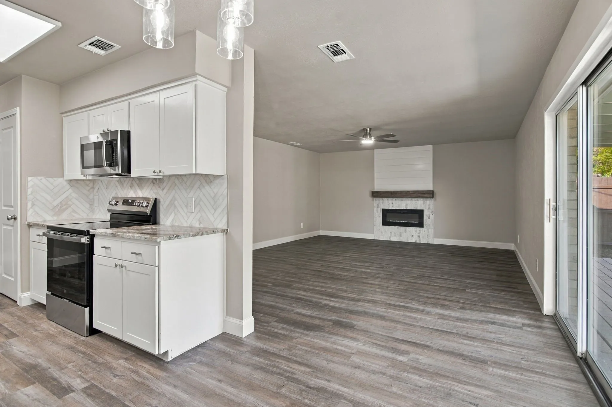 Single Family Residence For Sale in Tarrant County , 7025 Lincolnshire Lane, North Richland Hills, Texas 76182, 3 Bedroom, 2 Bathroom, 1 Garage spaces, 1,416 Sqft, built in 1978, mls#21401069, Real Estate Agent in North Richland Hills, Homes For Sale in Tarrant county, Homes For Sale in North Richland Hills, Realtor in North Richland Hills Texas, Real Estate Brokerage Independent Realty Texas, Luminita Cordes Realtor