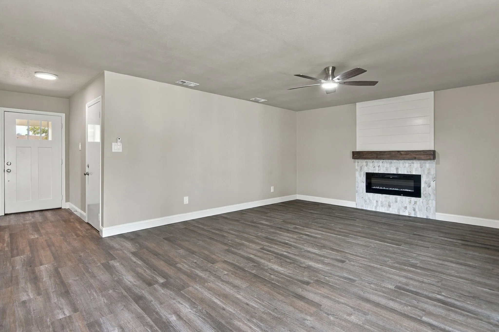 Single Family Residence For Sale in Tarrant County , 7025 Lincolnshire Lane, North Richland Hills, Texas 76182, 3 Bedroom, 2 Bathroom, 1 Garage spaces, 1,416 Sqft, built in 1978, mls#21401069, Real Estate Agent in North Richland Hills, Homes For Sale in Tarrant county, Homes For Sale in North Richland Hills, Realtor in North Richland Hills Texas, Real Estate Brokerage Independent Realty Texas, Luminita Cordes Realtor
