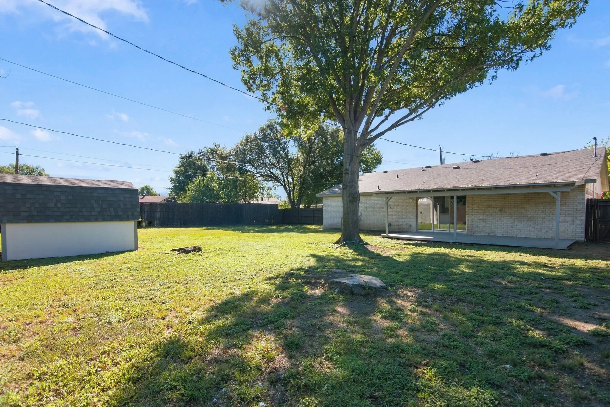 Single Family Residence For Sale in Tarrant County , 7025 Lincolnshire Lane, North Richland Hills, Texas 76182, 3 Bedroom, 2 Bathroom, 1 Garage spaces, 1,416 Sqft, built in 1978, mls#21401069, Real Estate Agent in North Richland Hills, Homes For Sale in Tarrant county, Homes For Sale in North Richland Hills, Realtor in North Richland Hills Texas, Real Estate Brokerage Independent Realty Texas, Luminita Cordes Realtor