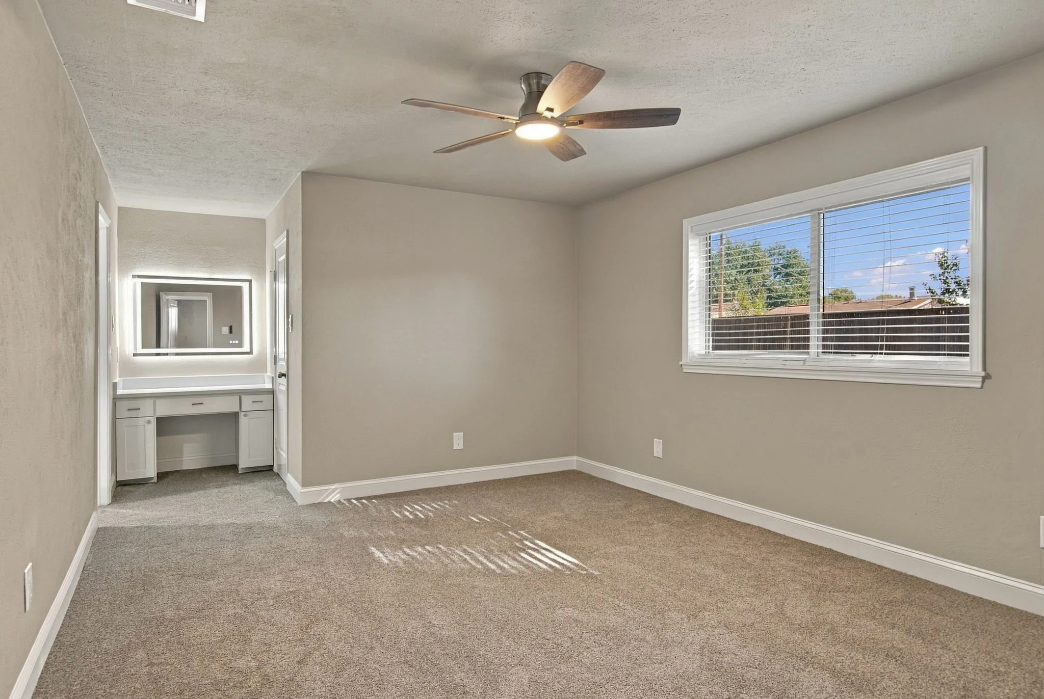 Single Family Residence For Sale in Tarrant County , 7025 Lincolnshire Lane, North Richland Hills, Texas 76182, 3 Bedroom, 2 Bathroom, 1 Garage spaces, 1,416 Sqft, built in 1978, mls#21401069, Real Estate Agent in North Richland Hills, Homes For Sale in Tarrant county, Homes For Sale in North Richland Hills, Realtor in North Richland Hills Texas, Real Estate Brokerage Independent Realty Texas, Luminita Cordes Realtor