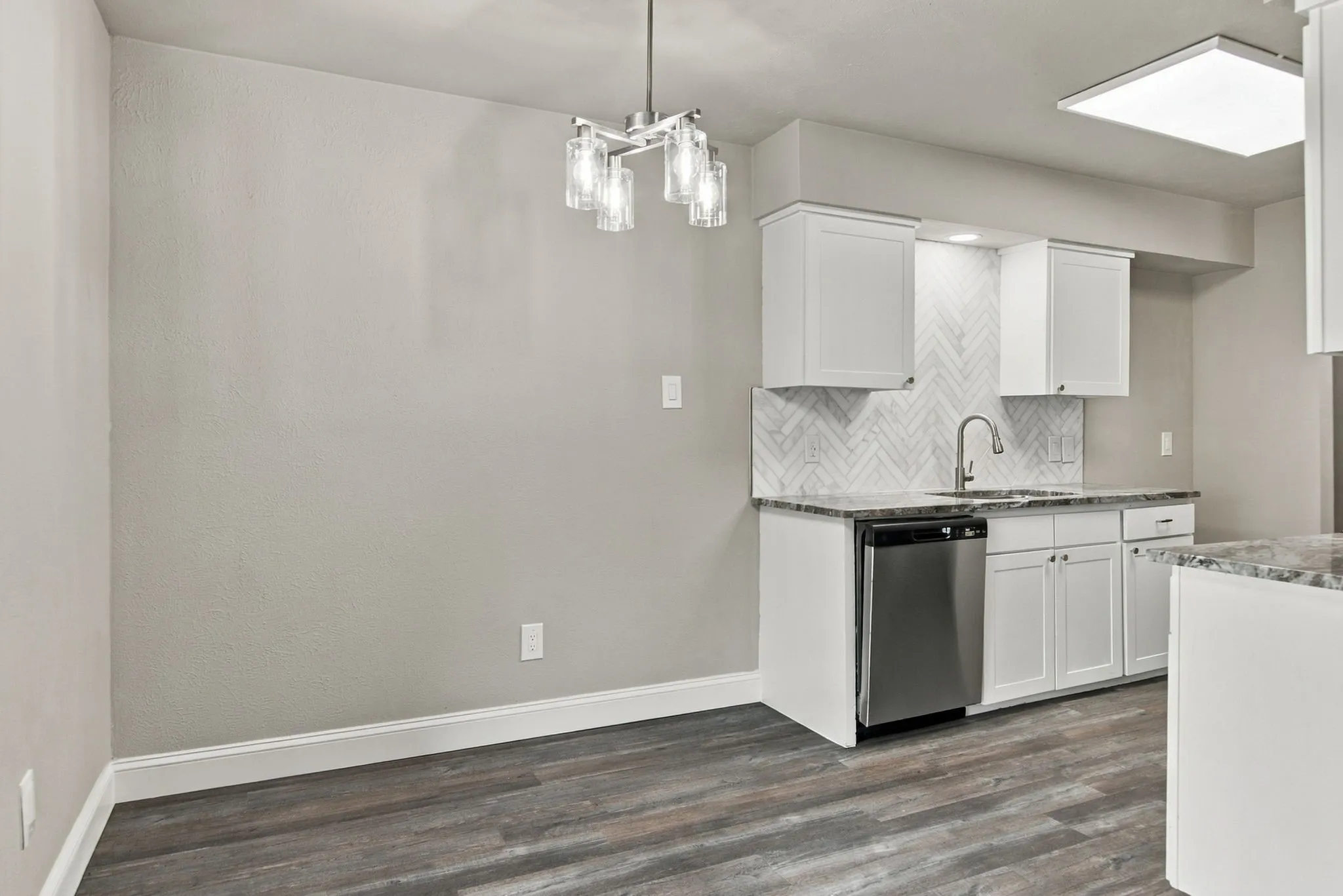 Single Family Residence For Sale in Tarrant County , 7025 Lincolnshire Lane, North Richland Hills, Texas 76182, 3 Bedroom, 2 Bathroom, 1 Garage spaces, 1,416 Sqft, built in 1978, mls#21401069, Real Estate Agent in North Richland Hills, Homes For Sale in Tarrant county, Homes For Sale in North Richland Hills, Realtor in North Richland Hills Texas, Real Estate Brokerage Independent Realty Texas, Luminita Cordes Realtor