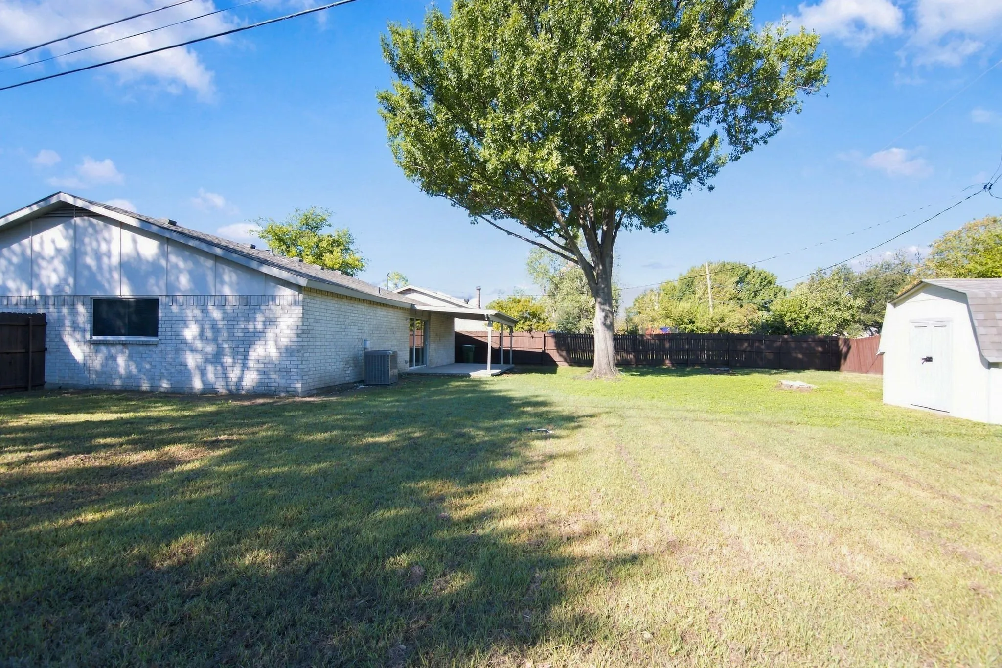 Single Family Residence For Sale in Tarrant County , 7025 Lincolnshire Lane, North Richland Hills, Texas 76182, 3 Bedroom, 2 Bathroom, 1 Garage spaces, 1,416 Sqft, built in 1978, mls#21401069, Real Estate Agent in North Richland Hills, Homes For Sale in Tarrant county, Homes For Sale in North Richland Hills, Realtor in North Richland Hills Texas, Real Estate Brokerage Independent Realty Texas, Luminita Cordes Realtor