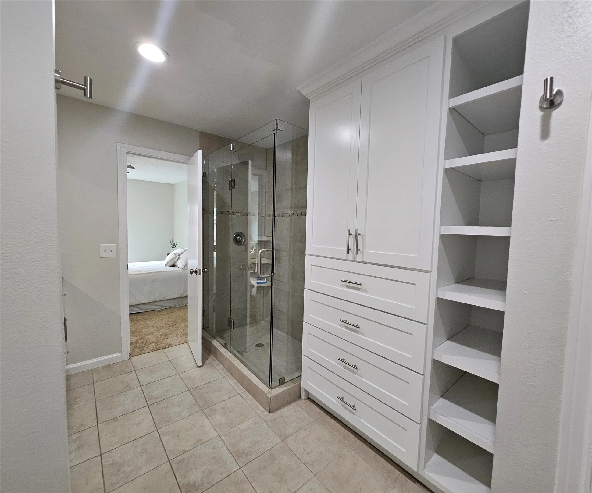Townhouse For Rent in Collin County , 17910 Windflower Way 2004, Dallas, Texas 75252, 3 Bedroom, 3 Bathroom, Garage spaces, 1,555 Sqft, built in 1985, mls#21407457, Real Estate Agent in Dallas, Homes For Rent in Collin county, Homes For Rent in Dallas, Realtor in Dallas Texas, Real Estate Brokerage Independent Realty Texas, Luminita Cordes Realtor