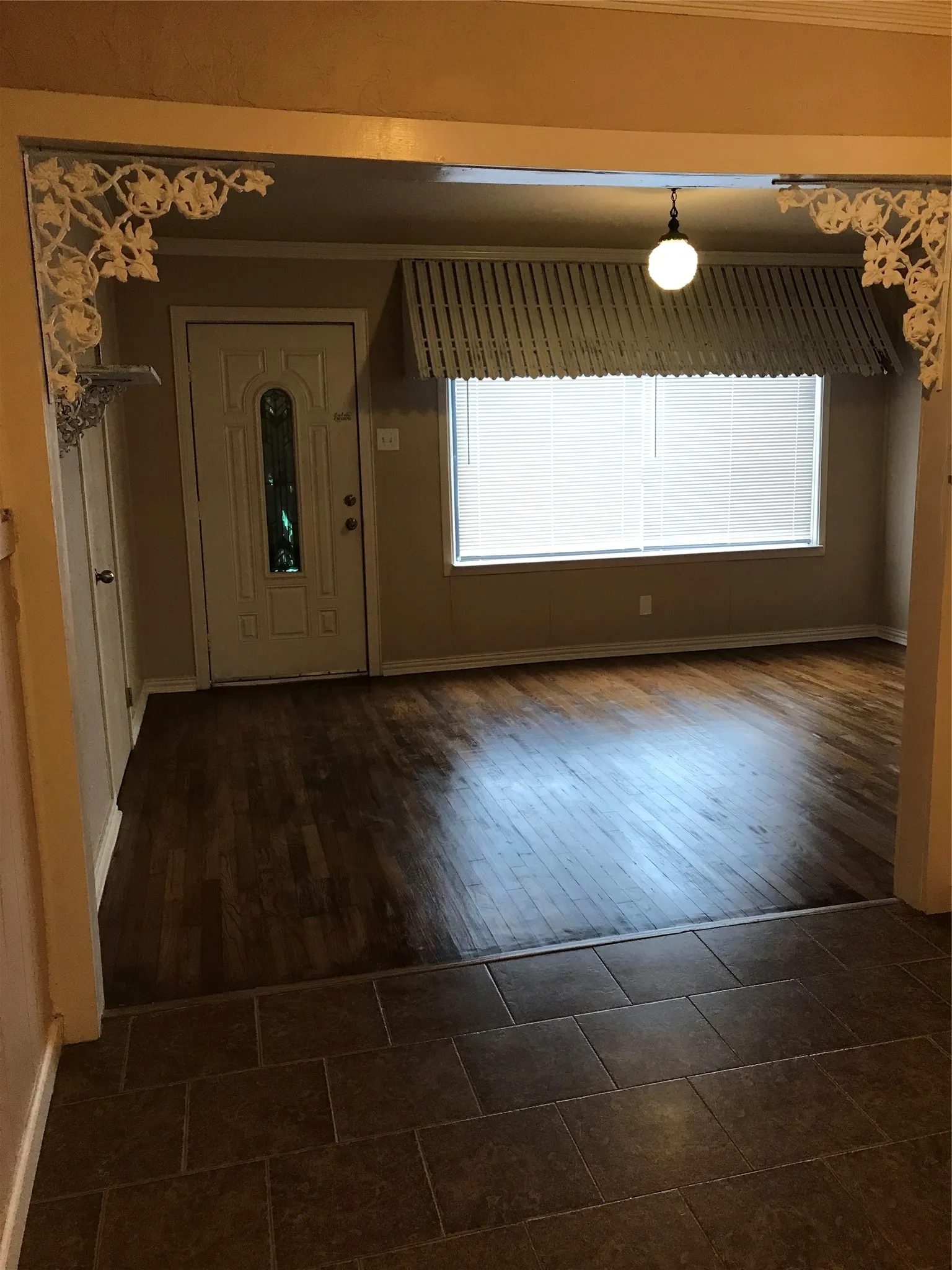 Single Family Residence For Rent in Grayson County , 1910 N Travis Street, Sherman, Texas 75092, 3 Bedroom, 1 Bathroom, Garage spaces, 1,150 Sqft, built in 1950, mls#21407413, Real Estate Agent in Sherman, Homes For Rent in Grayson county, Homes For Rent in Sherman, Realtor in Sherman Texas, Real Estate Brokerage Independent Realty Texas, Luminita Cordes Realtor