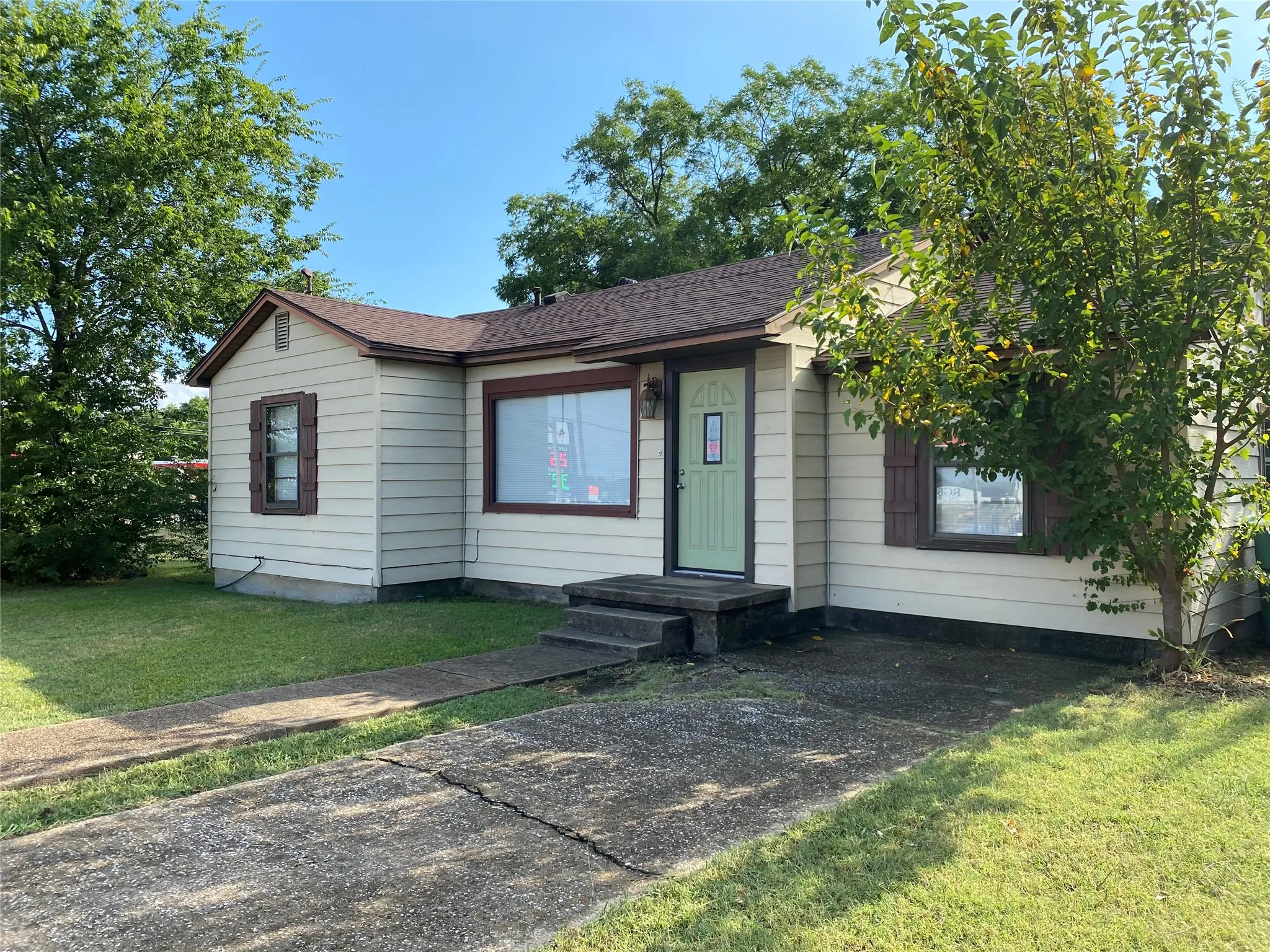 Single Family Residence For Rent