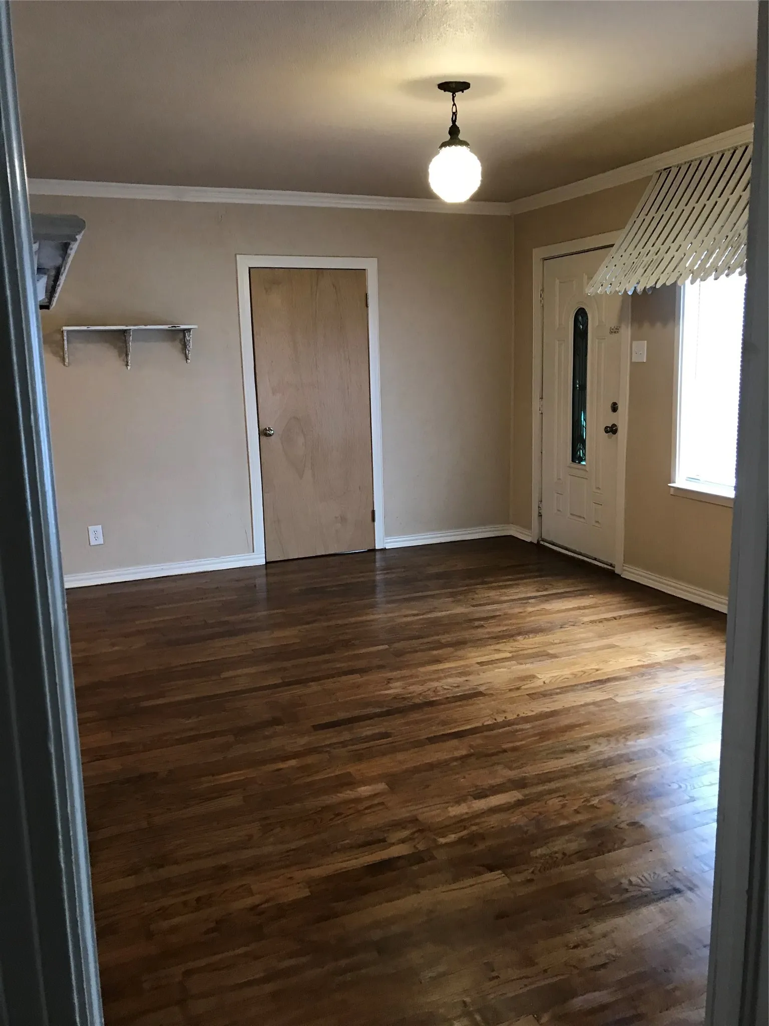 Single Family Residence For Rent in Grayson County , 1910 N Travis Street, Sherman, Texas 75092, 3 Bedroom, 1 Bathroom, Garage spaces, 1,150 Sqft, built in 1950, mls#21407413, Real Estate Agent in Sherman, Homes For Rent in Grayson county, Homes For Rent in Sherman, Realtor in Sherman Texas, Real Estate Brokerage Independent Realty Texas, Luminita Cordes Realtor