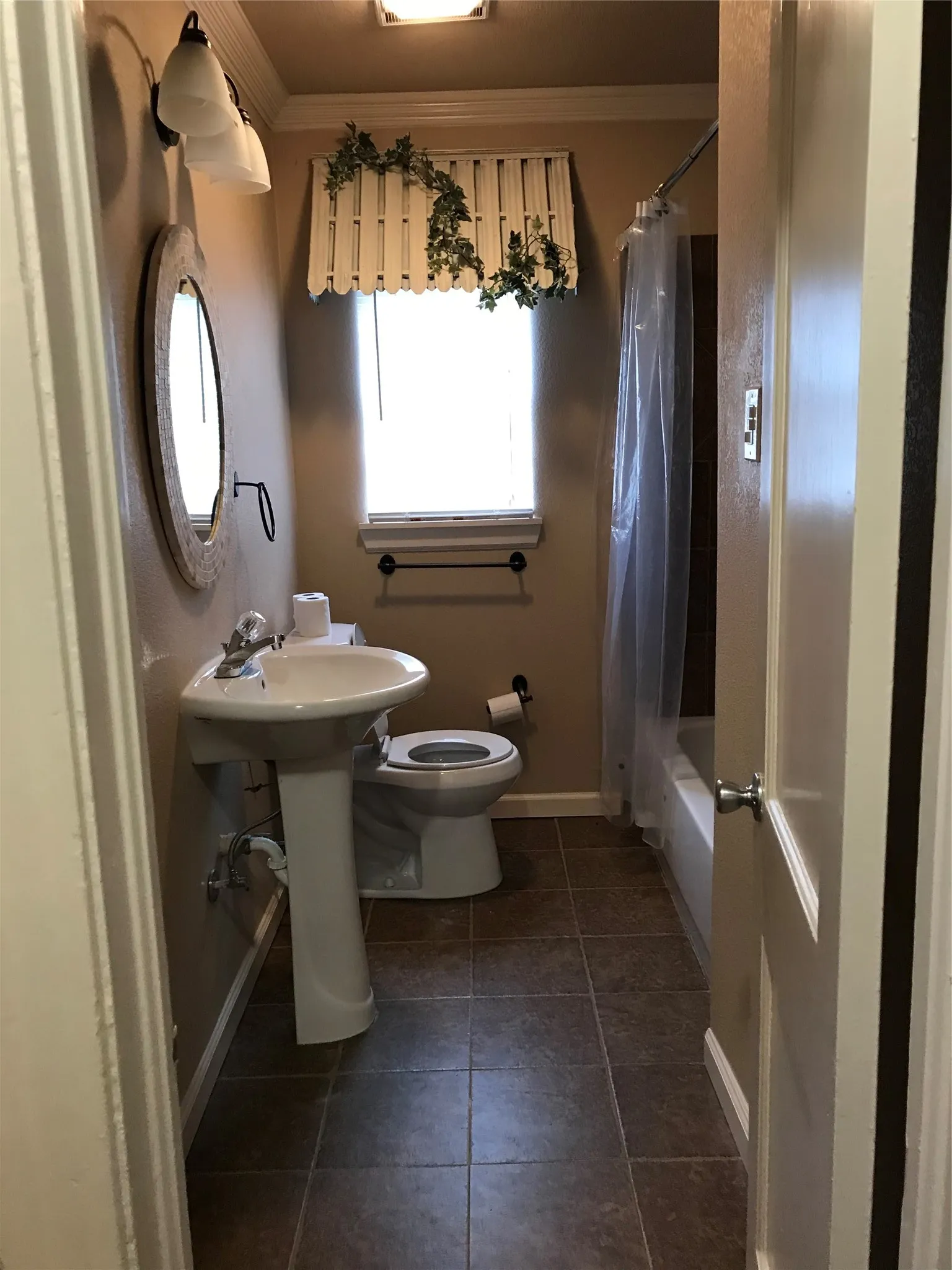 Single Family Residence For Rent in Grayson County , 1910 N Travis Street, Sherman, Texas 75092, 3 Bedroom, 1 Bathroom, Garage spaces, 1,150 Sqft, built in 1950, mls#21407413, Real Estate Agent in Sherman, Homes For Rent in Grayson county, Homes For Rent in Sherman, Realtor in Sherman Texas, Real Estate Brokerage Independent Realty Texas, Luminita Cordes Realtor